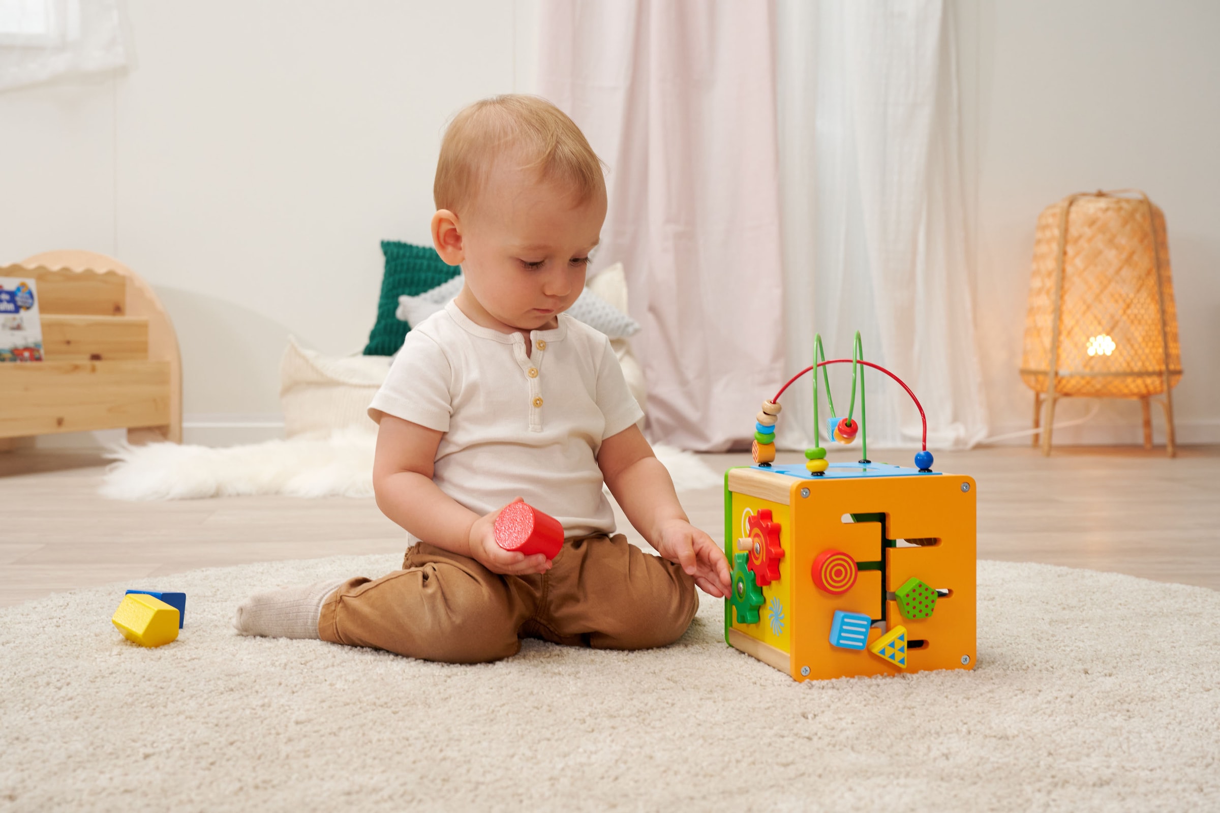 Eichhorn Motorikwürfel »Kleiner Spiel- und Lernwürfel« mit abnehmbarer Motorikschleife