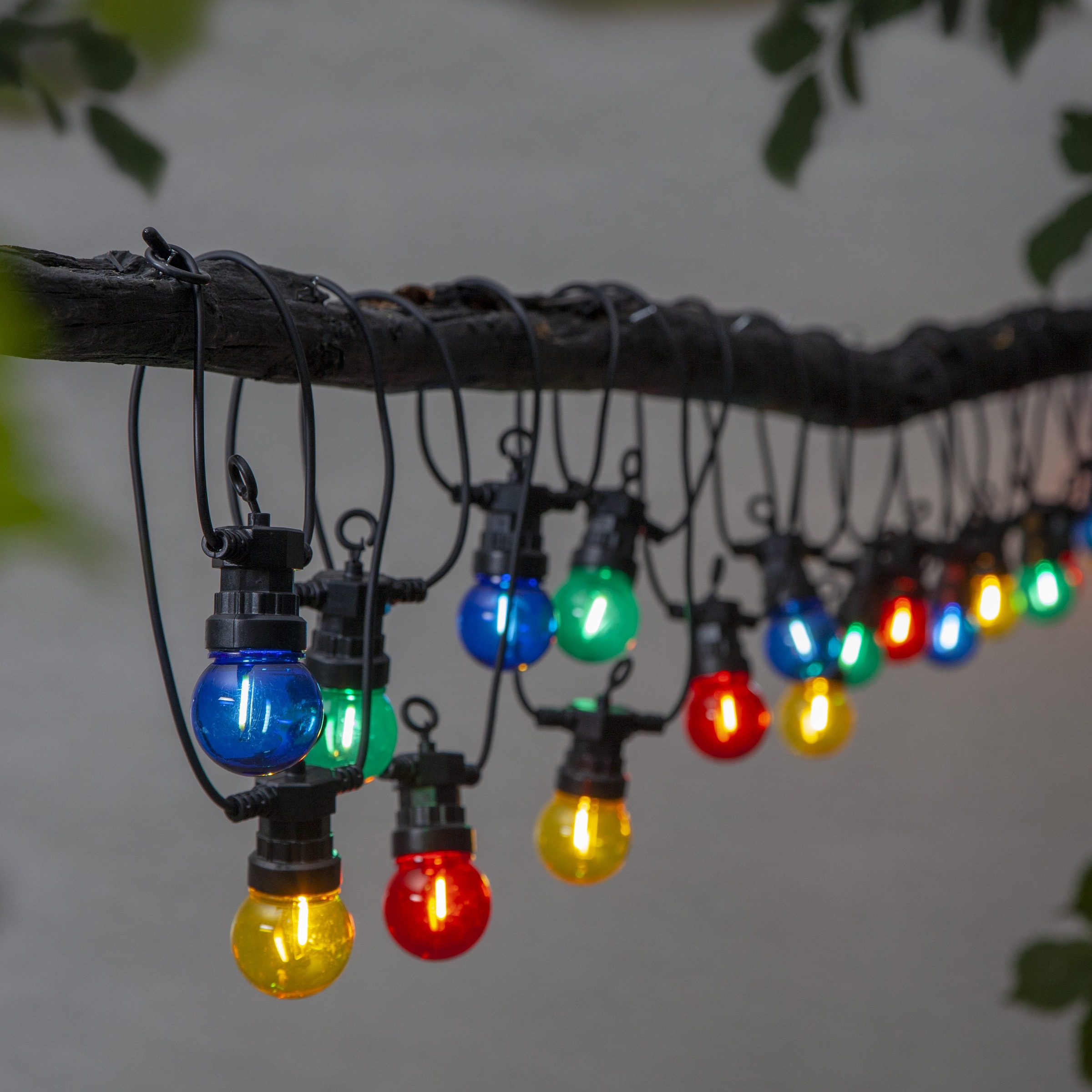 Parforce Traditional Hunting LED-Lichterkette »Circus Small Filament« 20 Stk.-flammig ca. 11,5x5 cm, ca. 8,55 m, Länge mit Trafo, outdoor,
Vierfarb-Karton