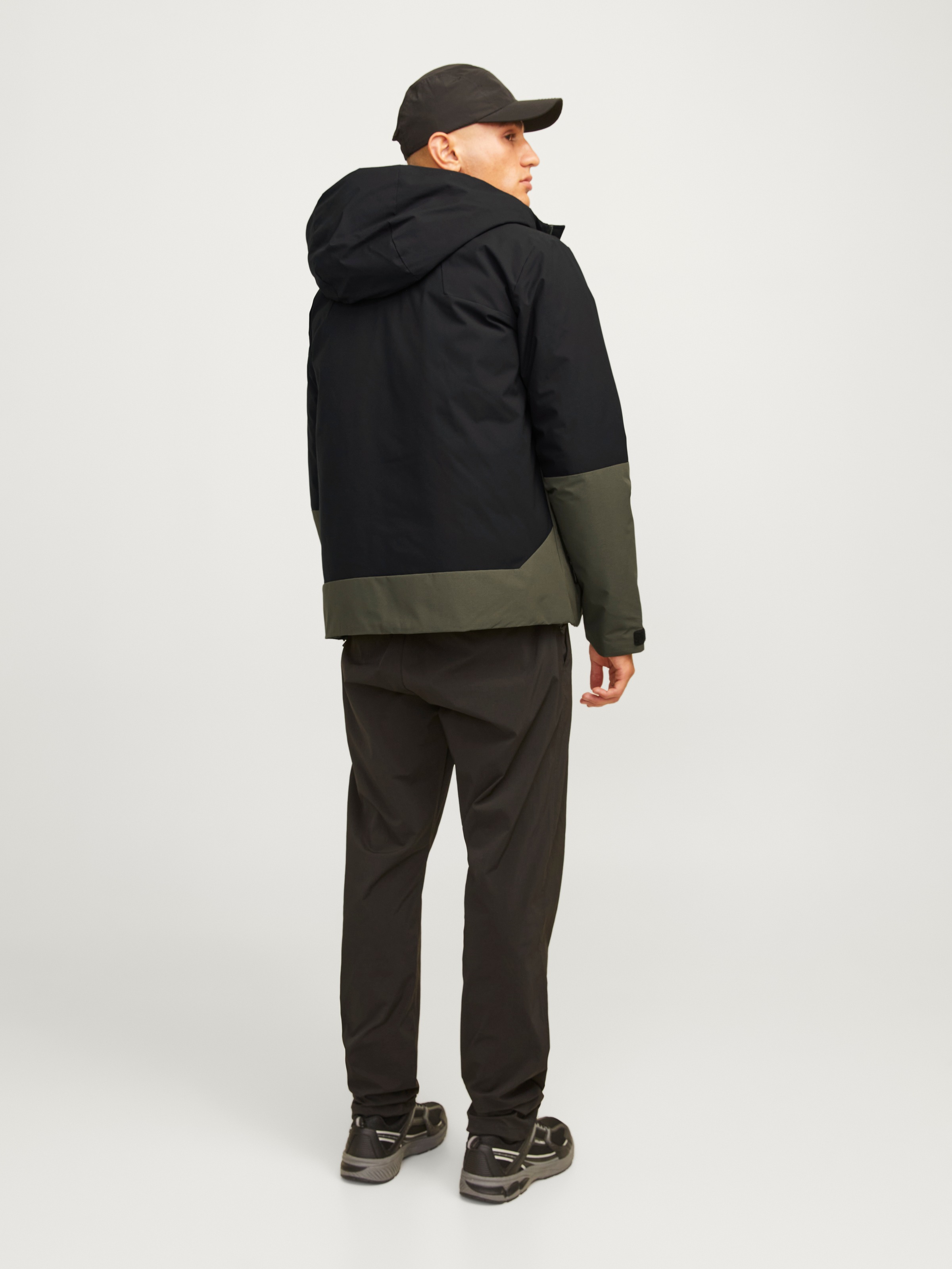 Jack & Jones Outdoorjacke »JCOAIDEN TRANSITIONAL JACKET SN«, mit Kapuze
