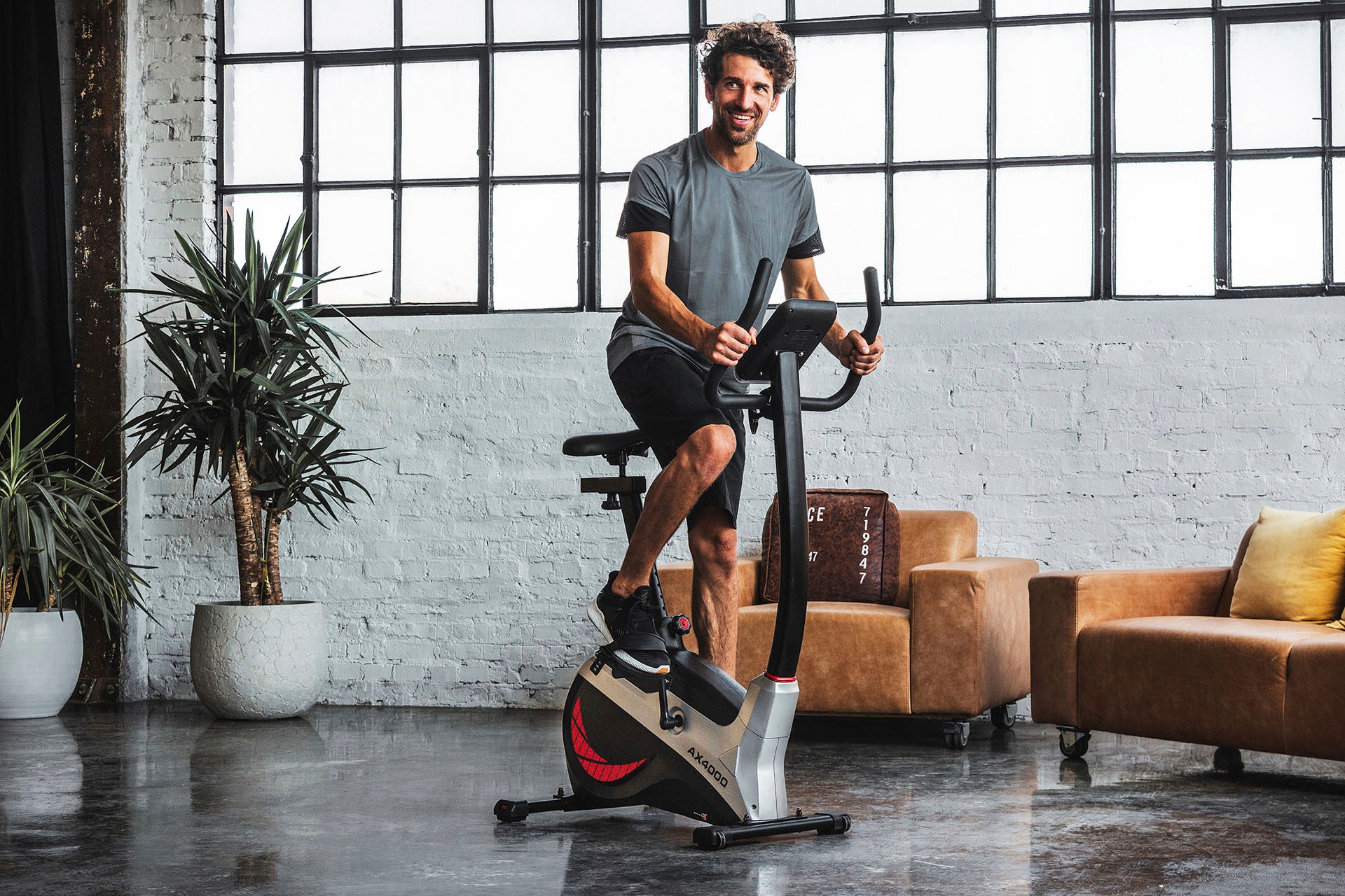 Christopeit Sport® Ergometer »AX 4000 inkl. Pulsgurt«, (Heimtrainer Fahrrad), Schwungmasse ca. 8 kg, 24 Widerstandsstufen