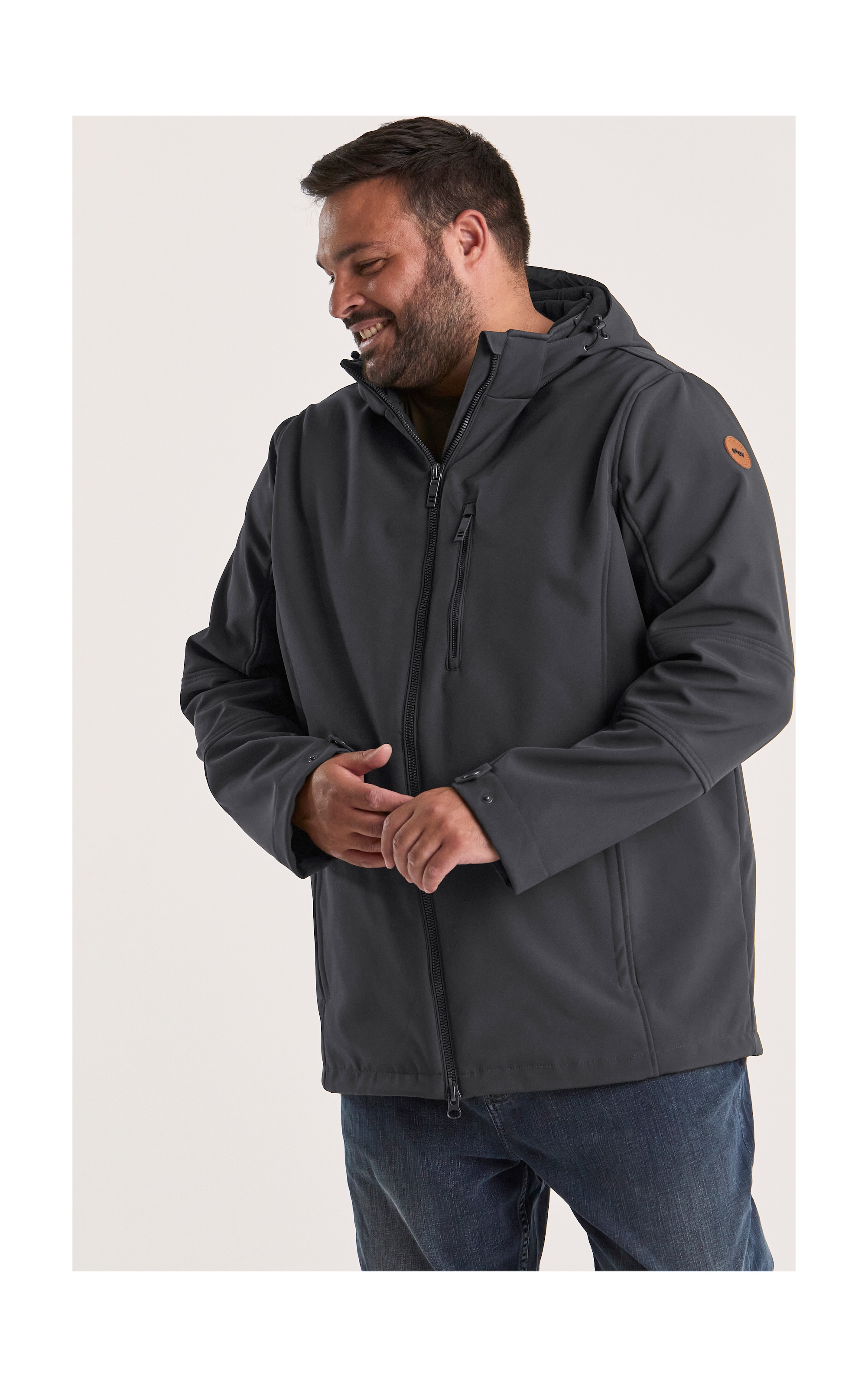 STOY Softshelljacke »STW 17 MN SFTSHLL JCKT«, Wasserabweisende, atmungsaktive Softshelljacke mit abnehmbarer Kapuze