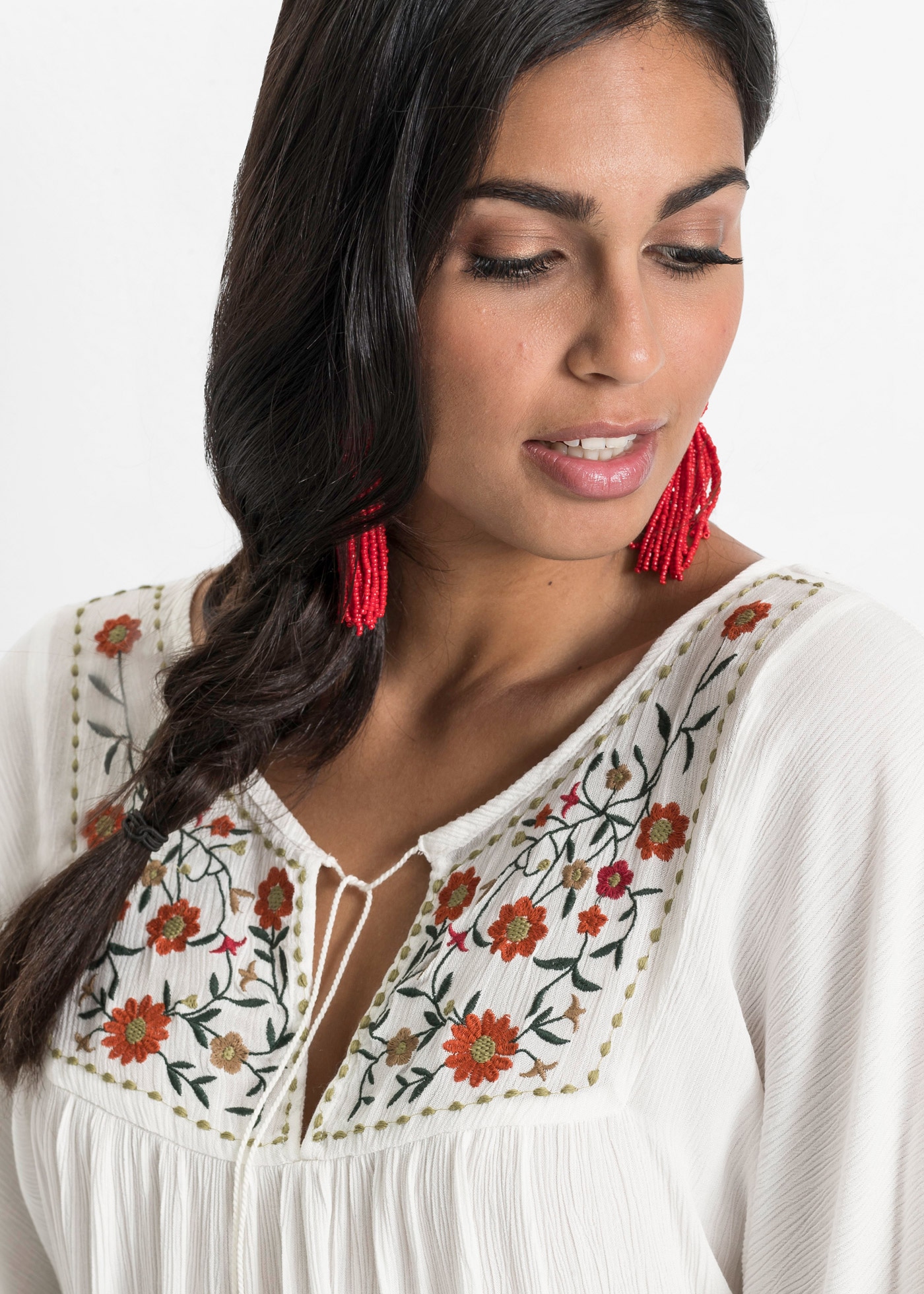 bonprix Tunika Casual Stil, A-Linie Passform, Kurzarm-Design, mit Stickerei