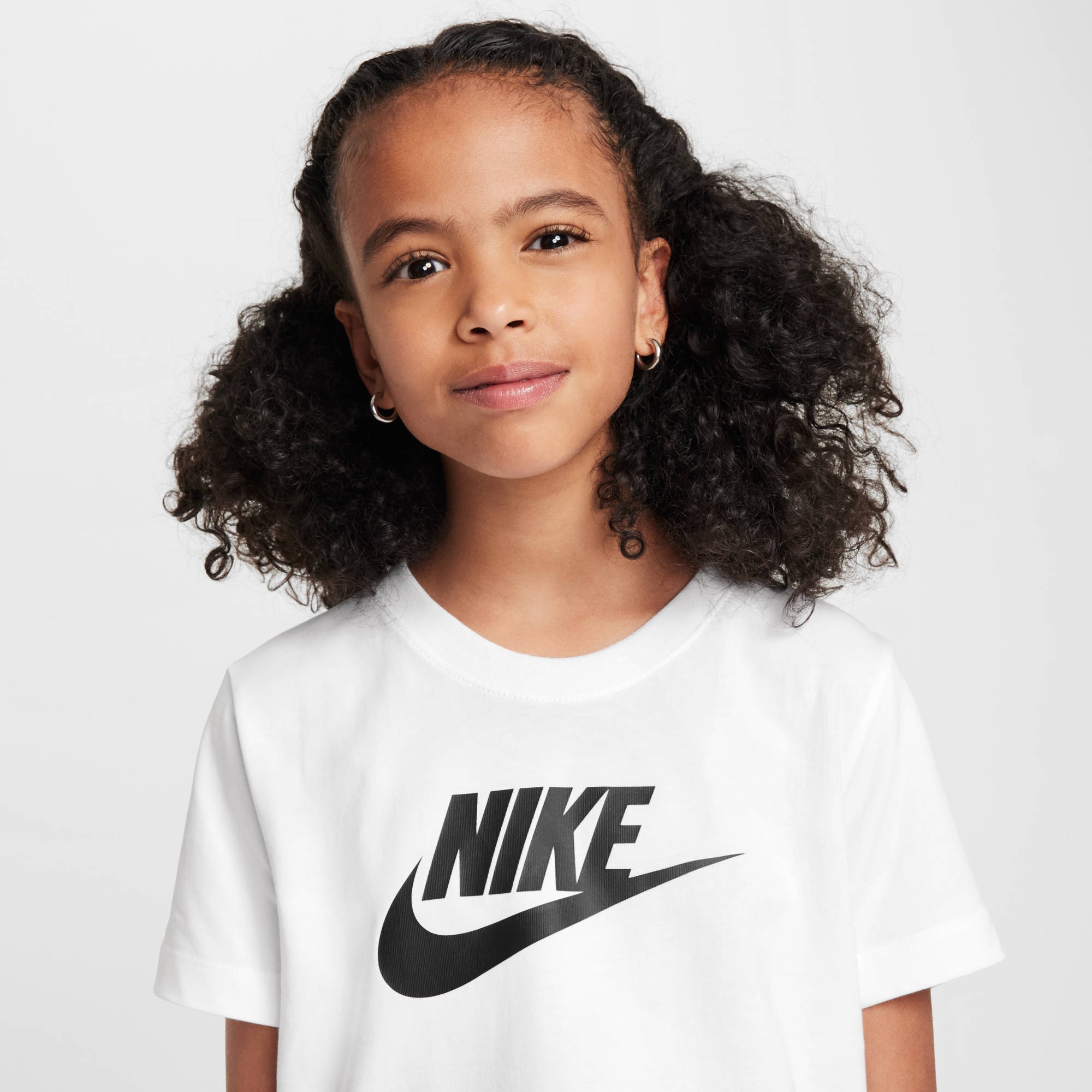 Nike Sportswear Laufshirt »Nike Sportswear Big Kids' (Girls') Cropped T-Shirt« für Teens, mit Rundhalsausschnitt, normale Länge, aus Baumwolle