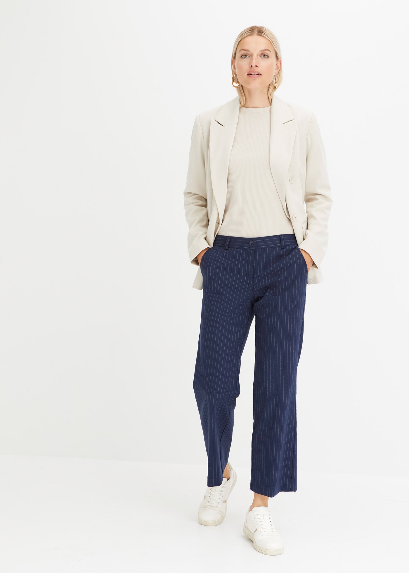 bonprix Langarmshirt »Geripptes Langarmshirt aus reiner Baumwolle« Slim fit Passform, ohne Kragen, aus reiner Baumwolle, unifarben