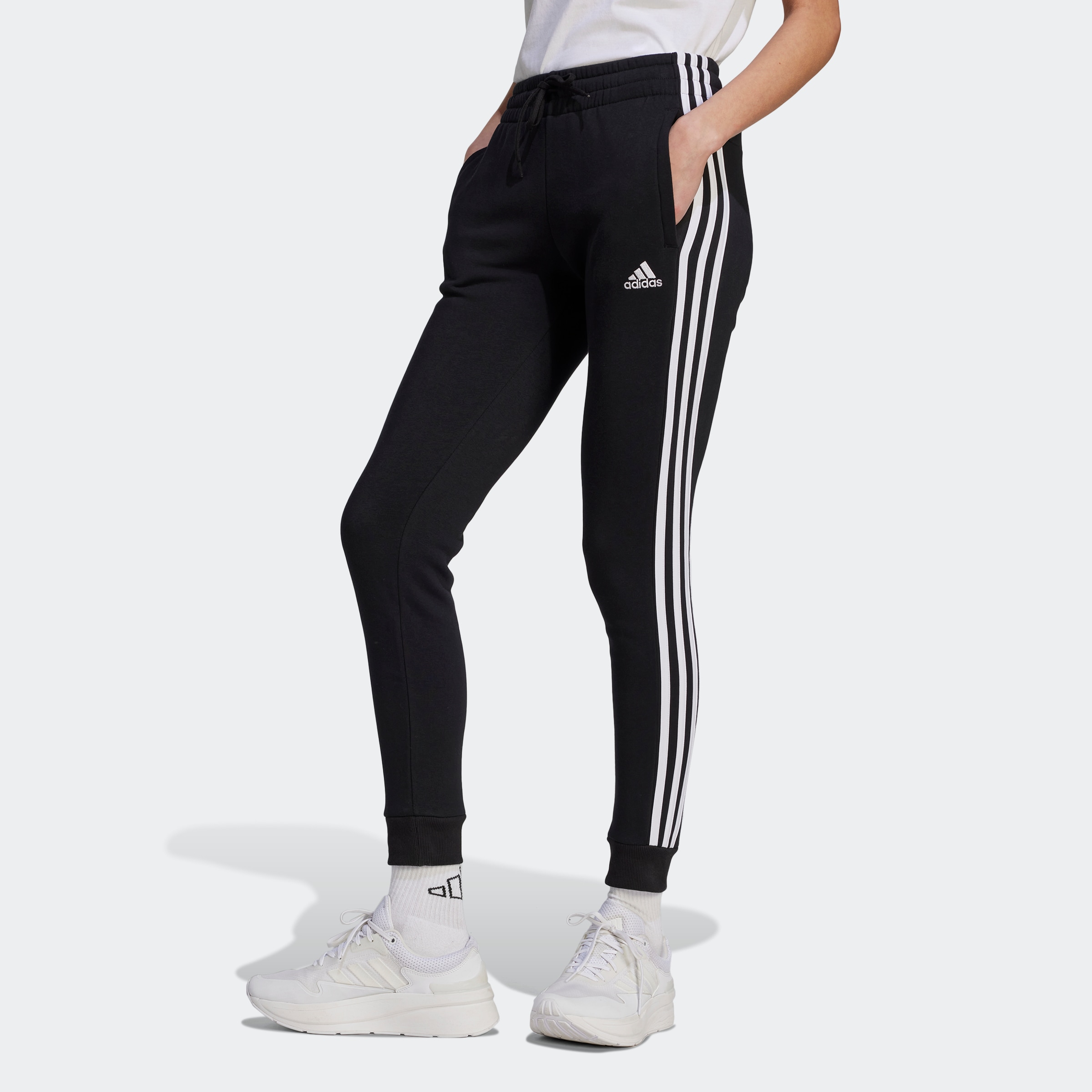 Sporthose »ESSENTIALS 3STREIFEN«, (1 tlg.)