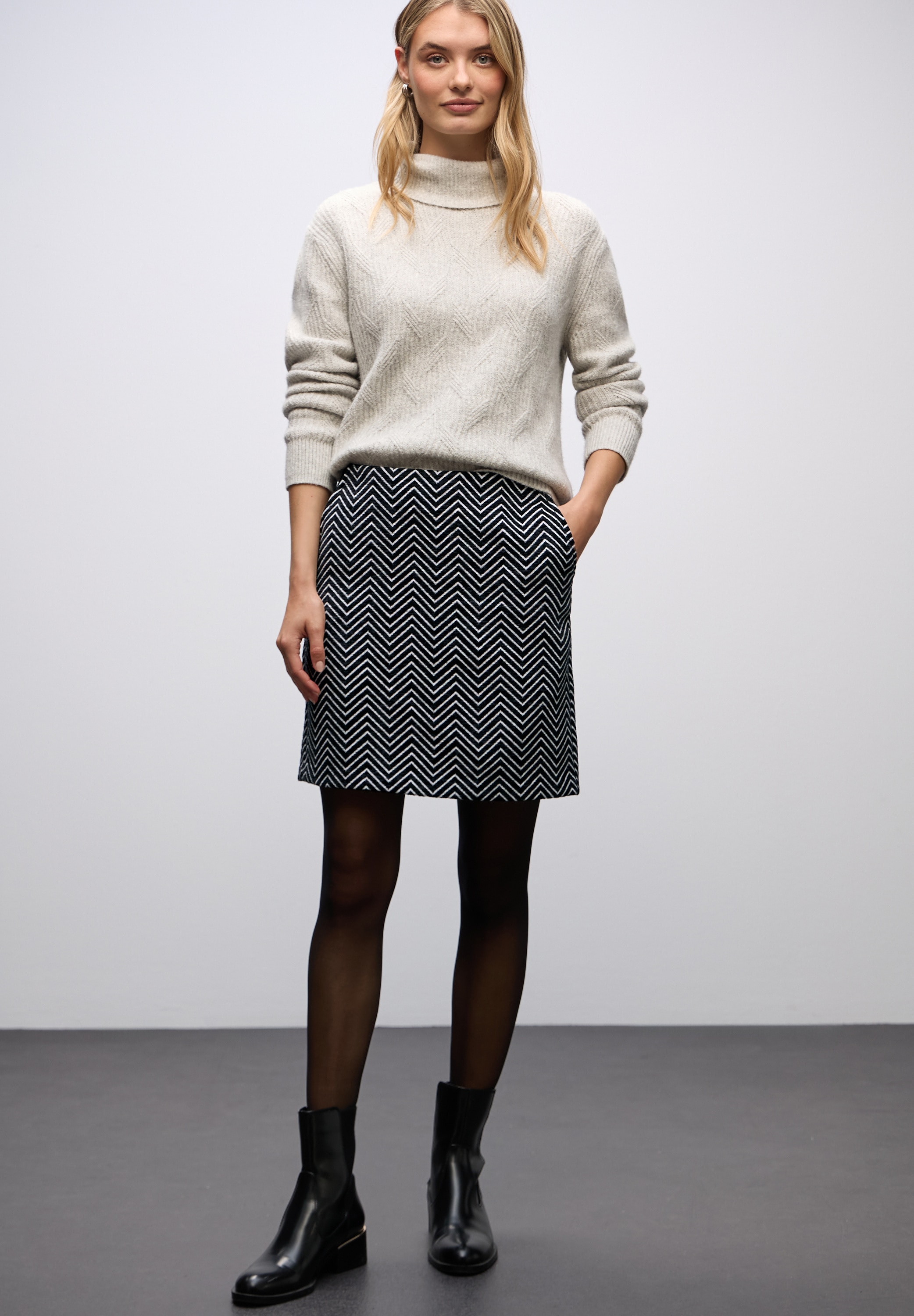 STREET ONE Minirock »Style Maja«
