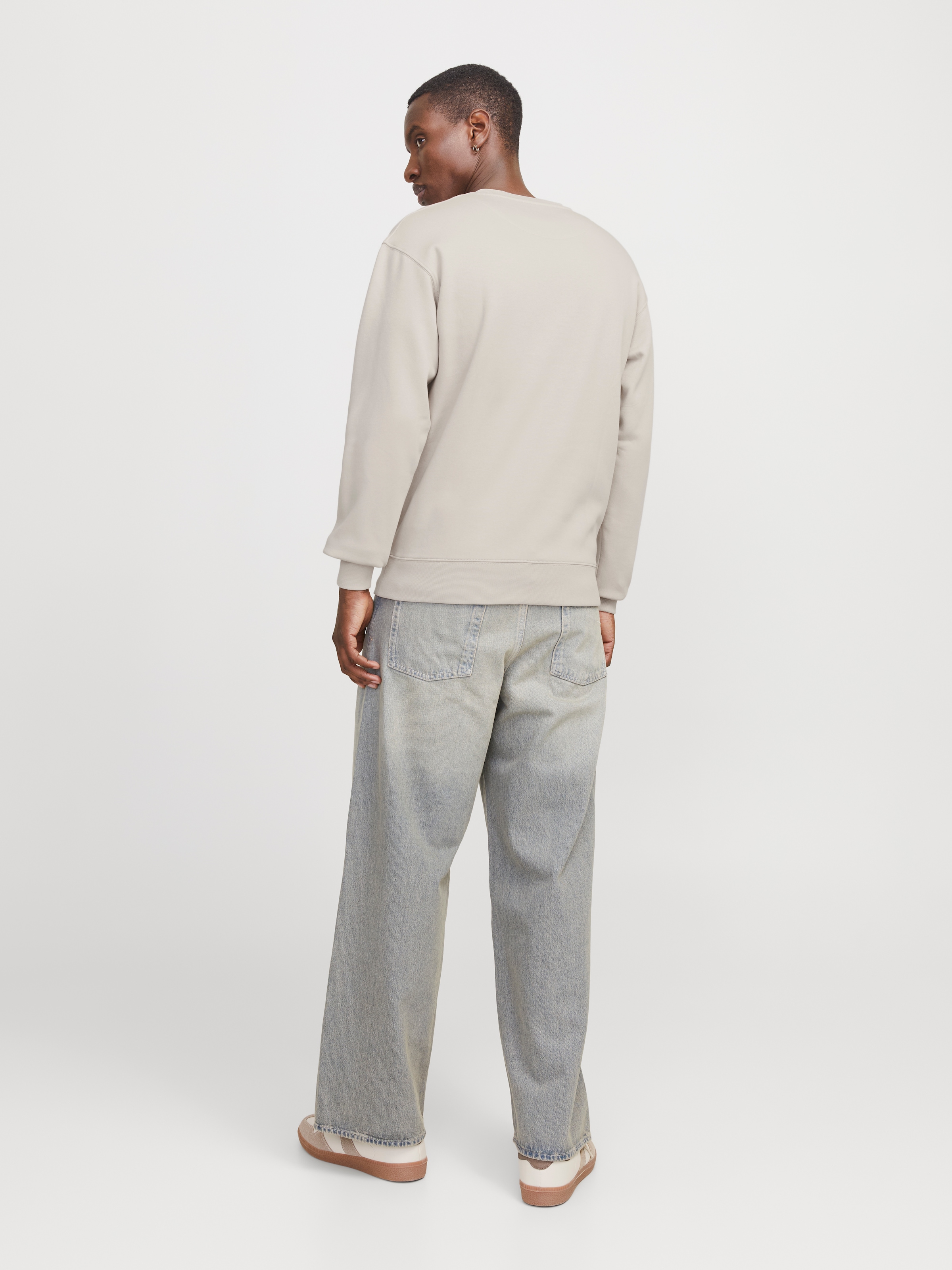 Jack & Jones Sweatshirt »JJESTAR BASIC SWEAT CREW NECK NOOS«, mit Rundhalsausschnitt