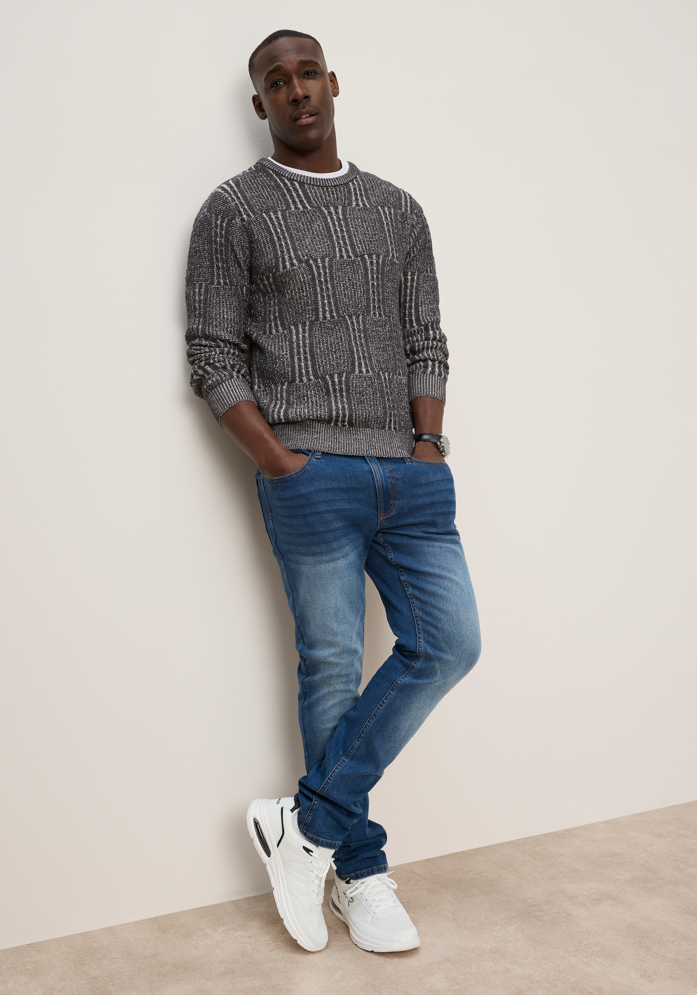 KangaROOS Strickpullover Regular Fit, mit Rundhalsausschnitt, in normaler Länge