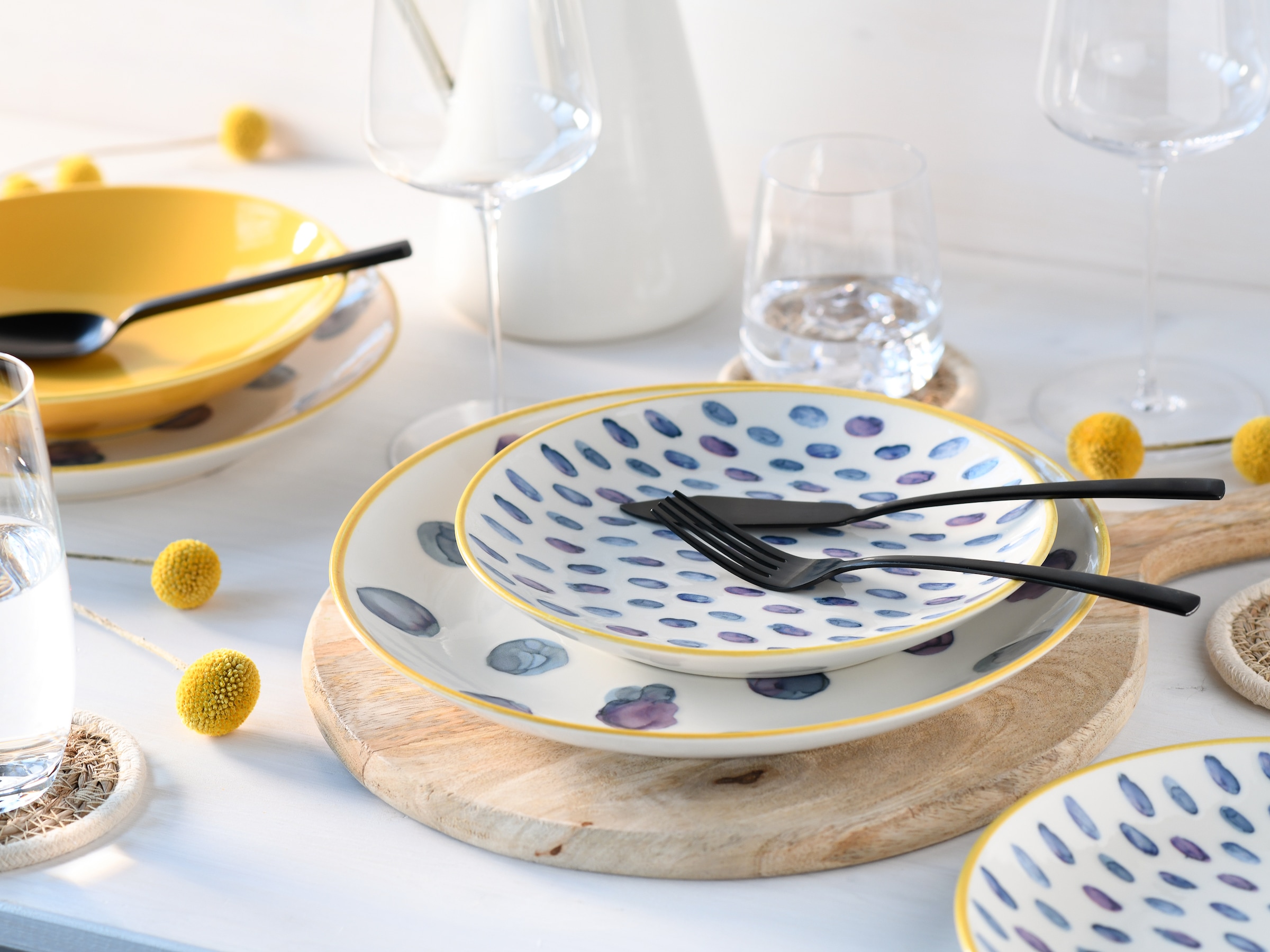 CreaTable Teller-Set »Maisie Bunt, Tellerset 12-tlg« Dots, Polka Dots, Konfetti, Punkte