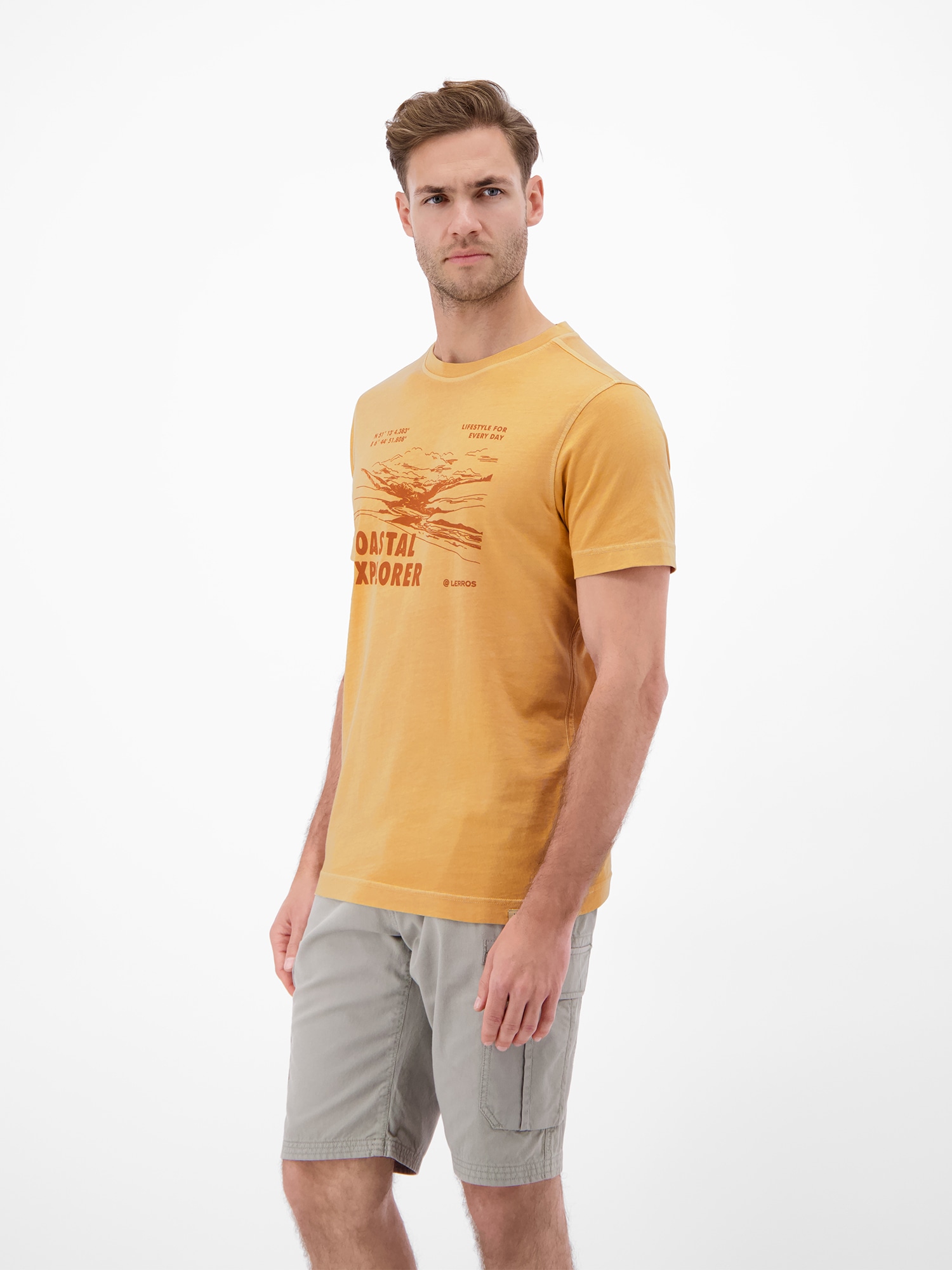 LERROS T-Shirt »T-Shirt mit O-Neck und Frontprint«