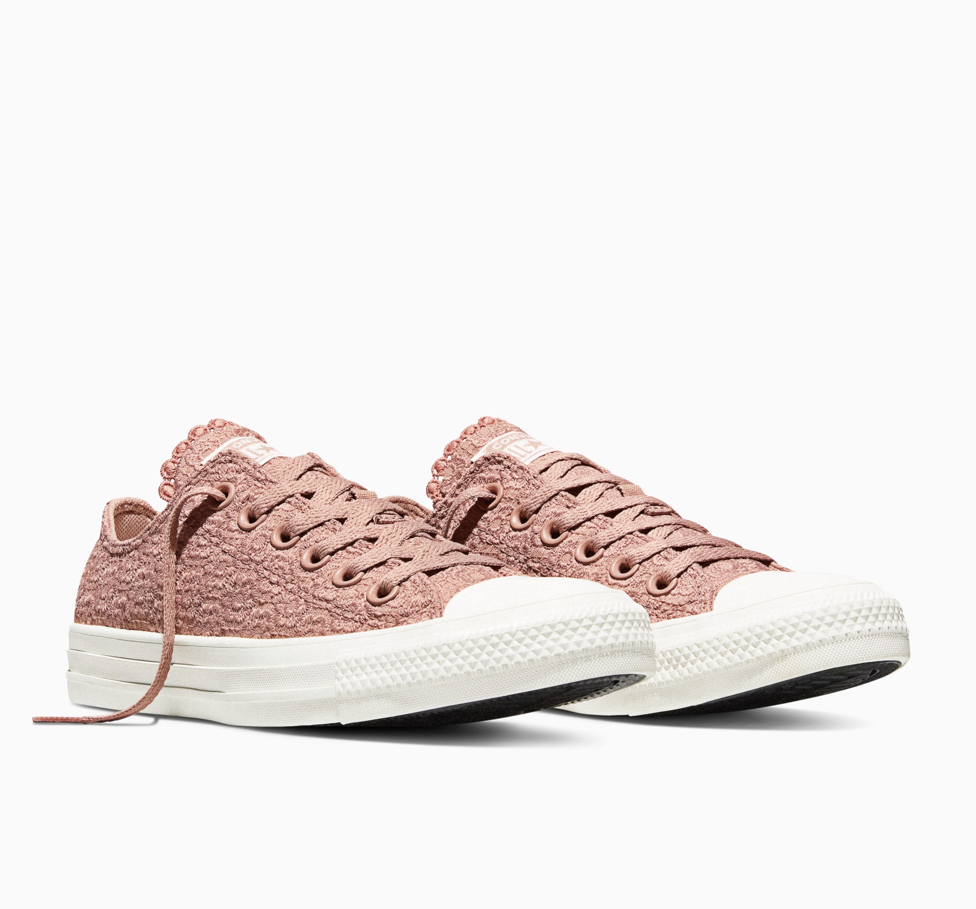 Converse Sneaker »CONVERSE CHUCK TAYLOR ALL STAR CROCHET FLORALS«  für sportlichen Look im Alltag, leicht profiliertes Laufsohlenprofil