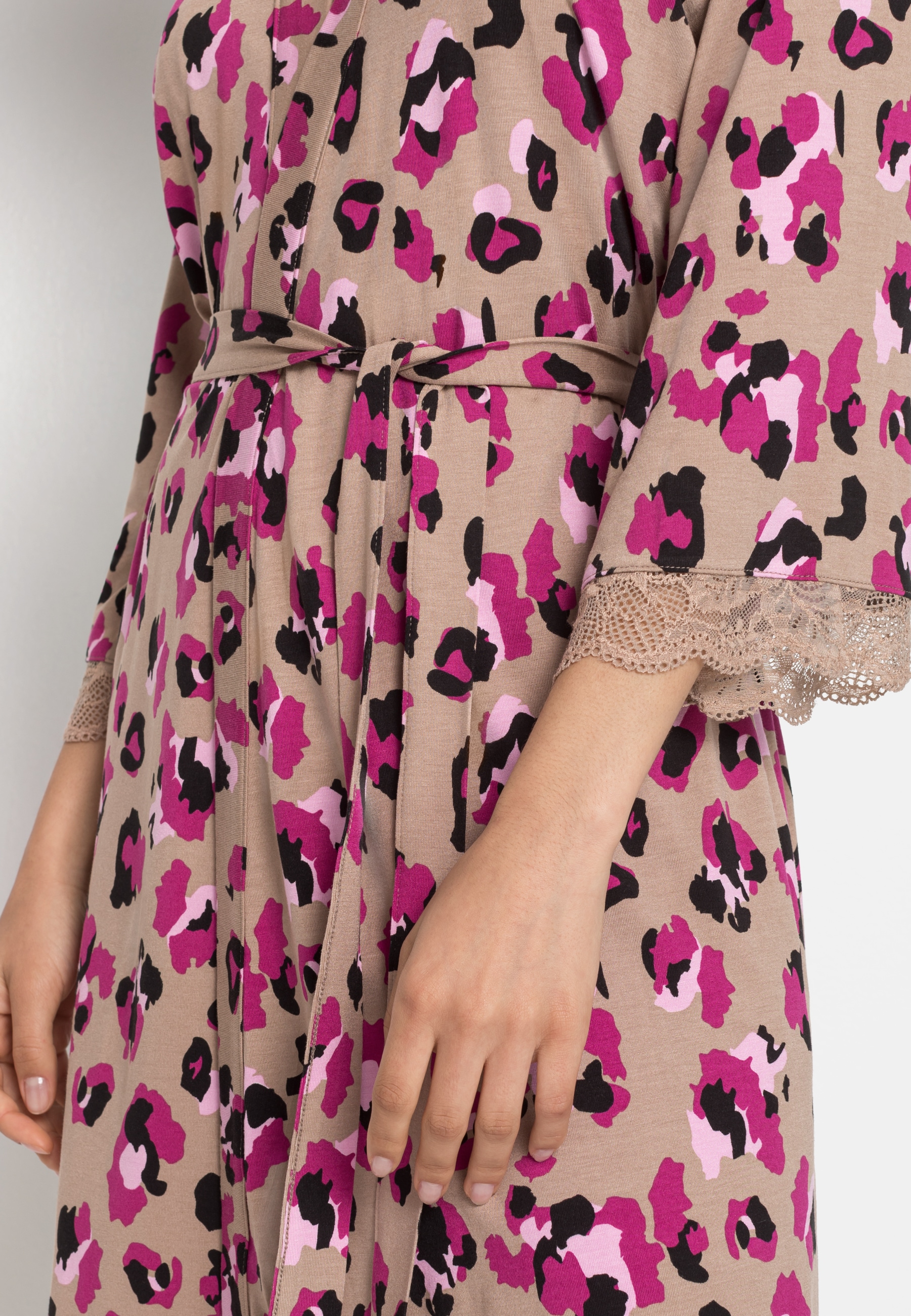 LASCANA Kimono, (1 St.), mit schönen Spitzendetails