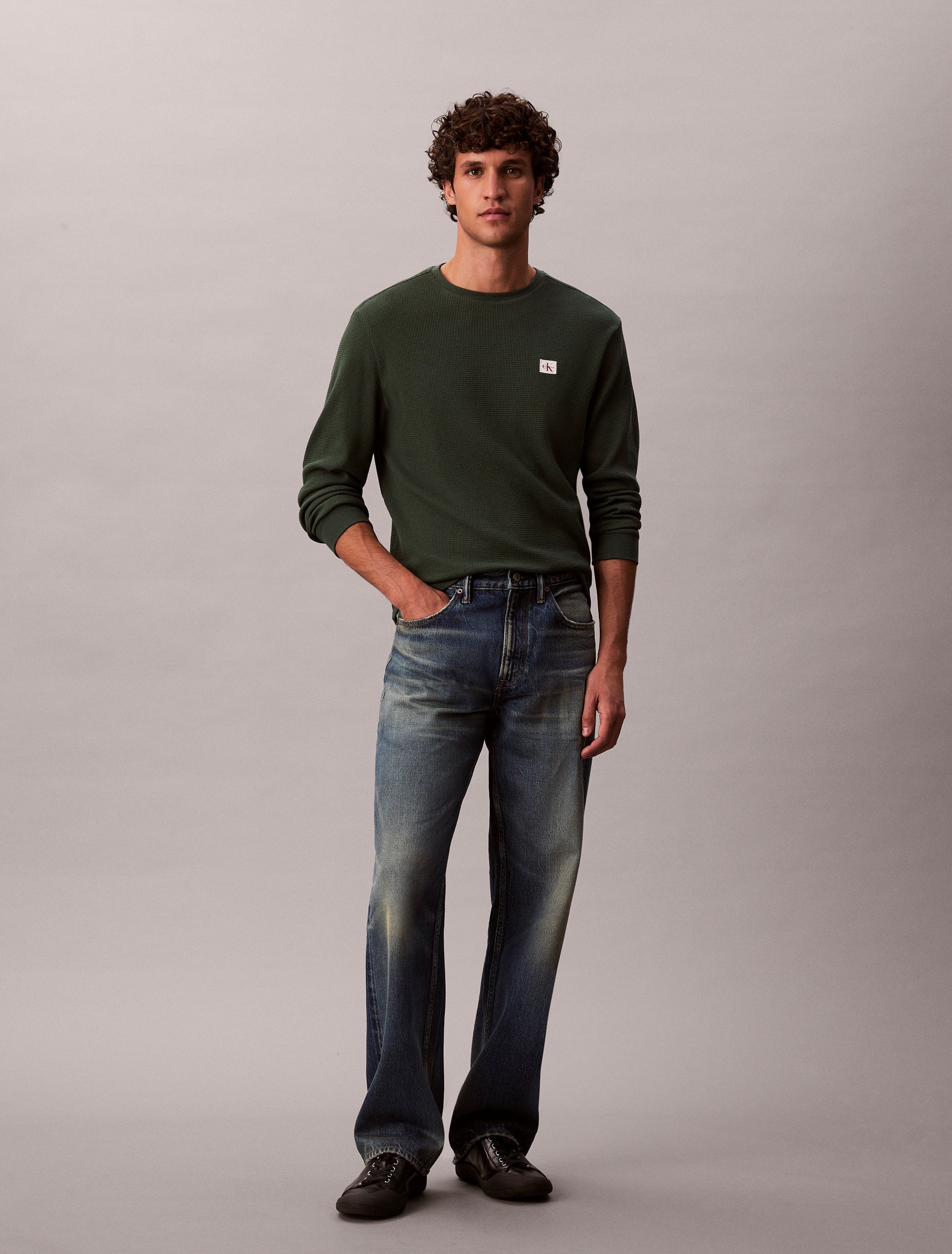 Calvin Klein Jeans Langarmshirt »LS WAFFLE BADGE CREWNK TEE«, Mit Rundhalsausschnitt