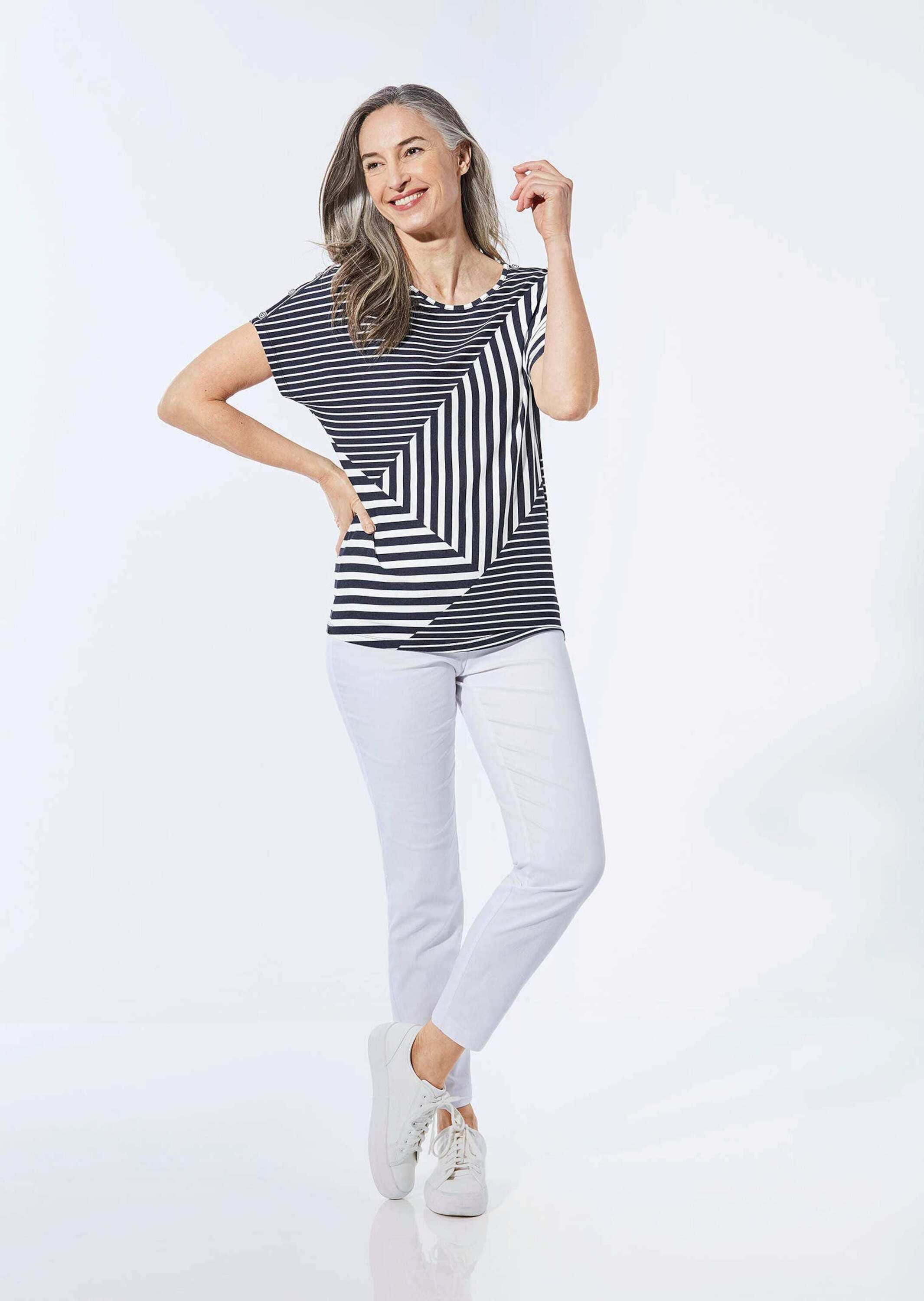 GOLDNER Kurzarmshirt »Kurzgröße Shirt mit U-Boot-Ausschnitt« Dekoknöpfe