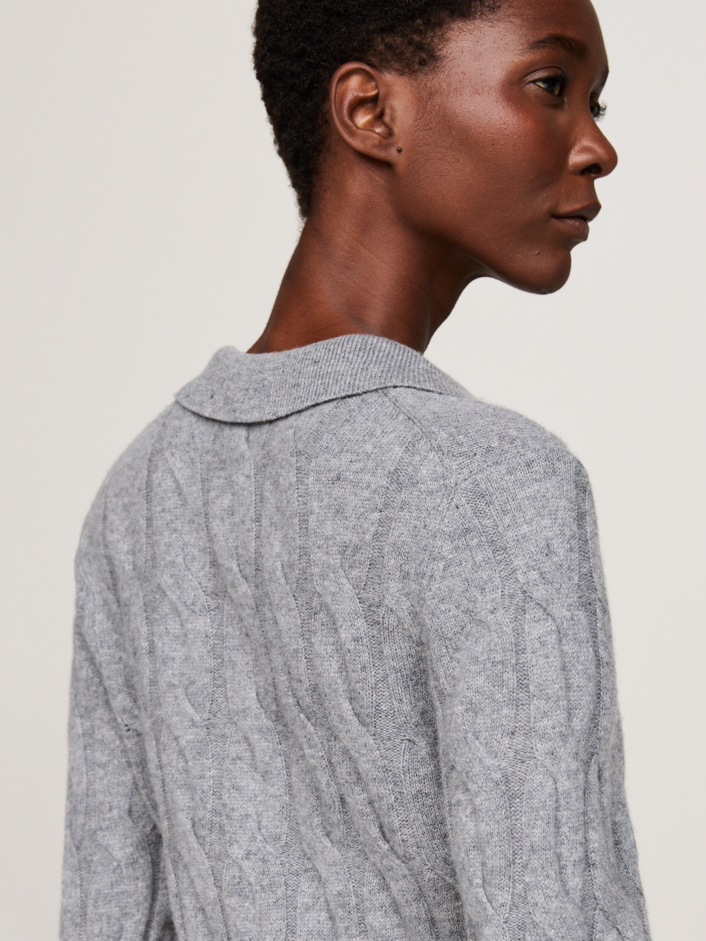 Tommy Hilfiger Strickkleid »SOFT WOOL CABLE POLO SWT DRESS«, mit Zopfmuster, Polokragen