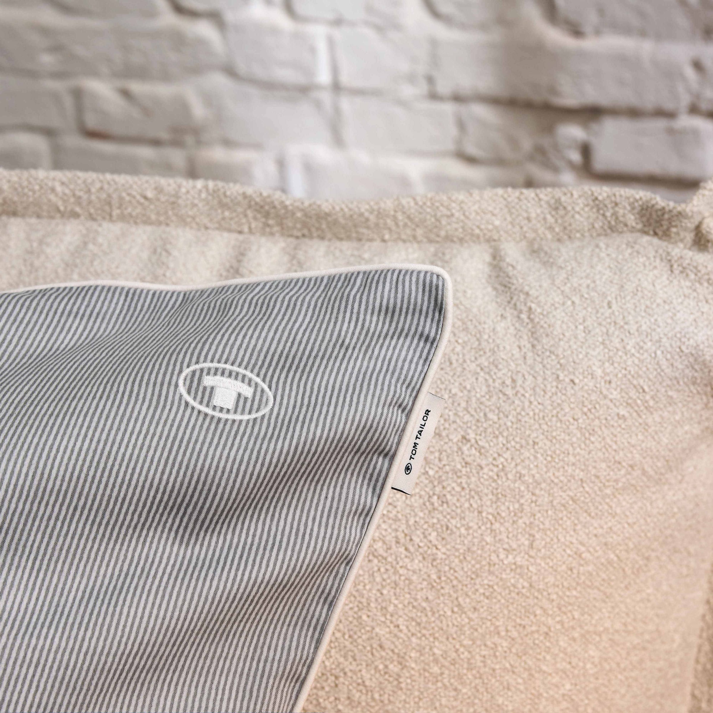 TOM TAILOR HOME Kissenhüllen »FINE STRIPES« new bedroom, gewebtes Label