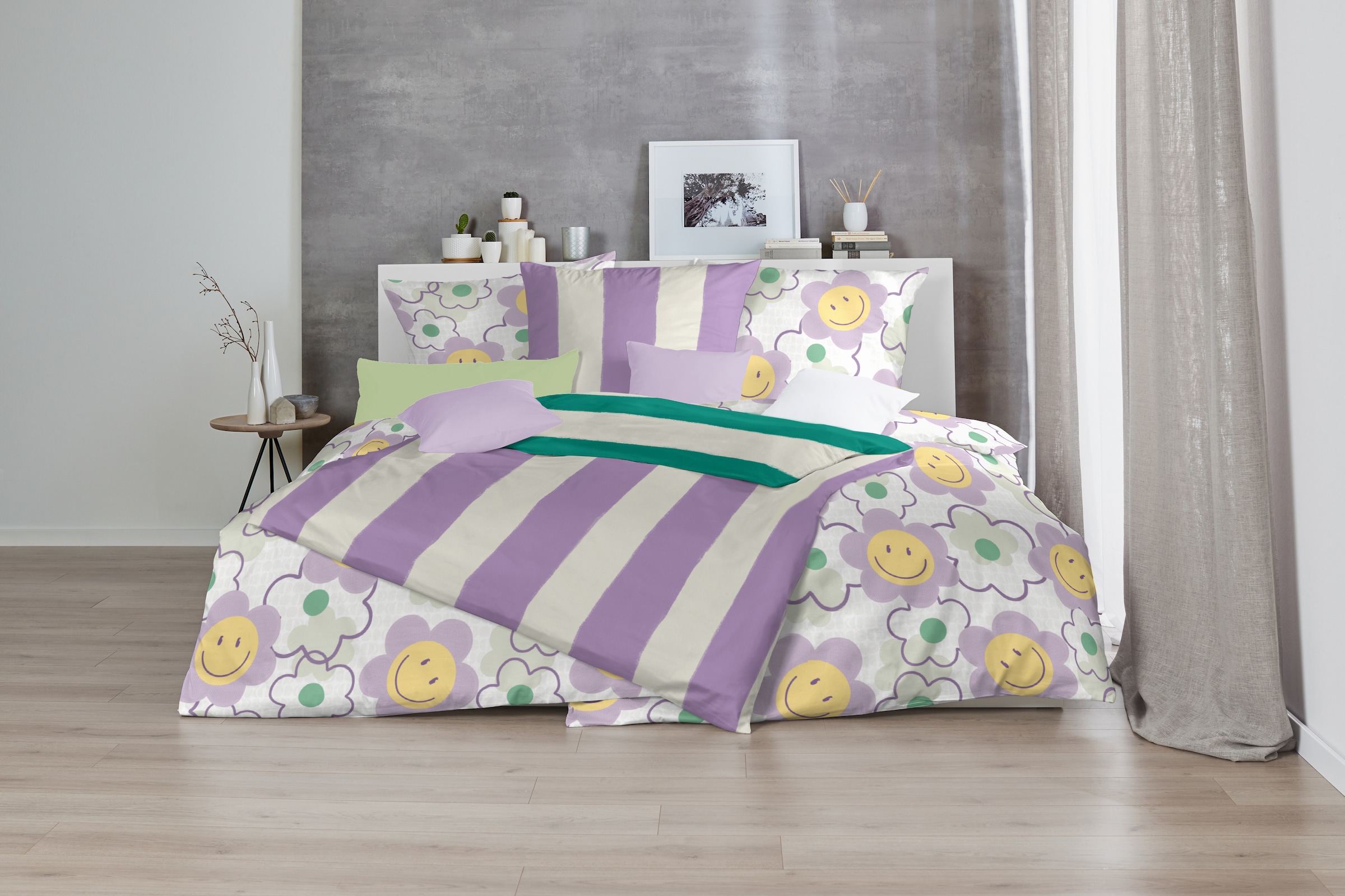 Primera Bettwäsche »Renforce-Bettwäsche Smile for me«, mit Smiley Blüten in bunten Farben