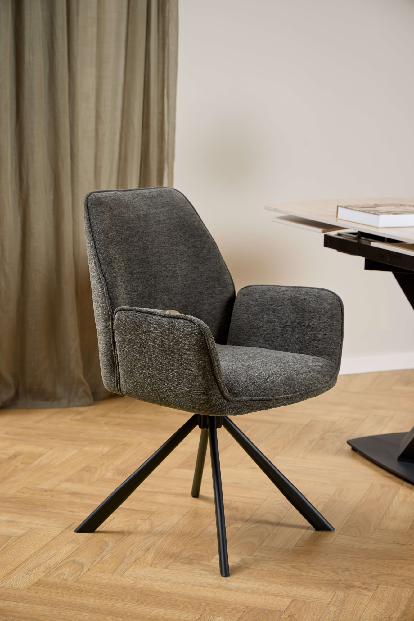 ACTONA GROUP Esszimmerstuhl »Graham, Polsterstuhl, Stuhl mit Polsterung« (Set) 2 Stk.Stoff, dekorativer Cut-Out, Drehfunktion, 4-Stern-Gestell, FSC™