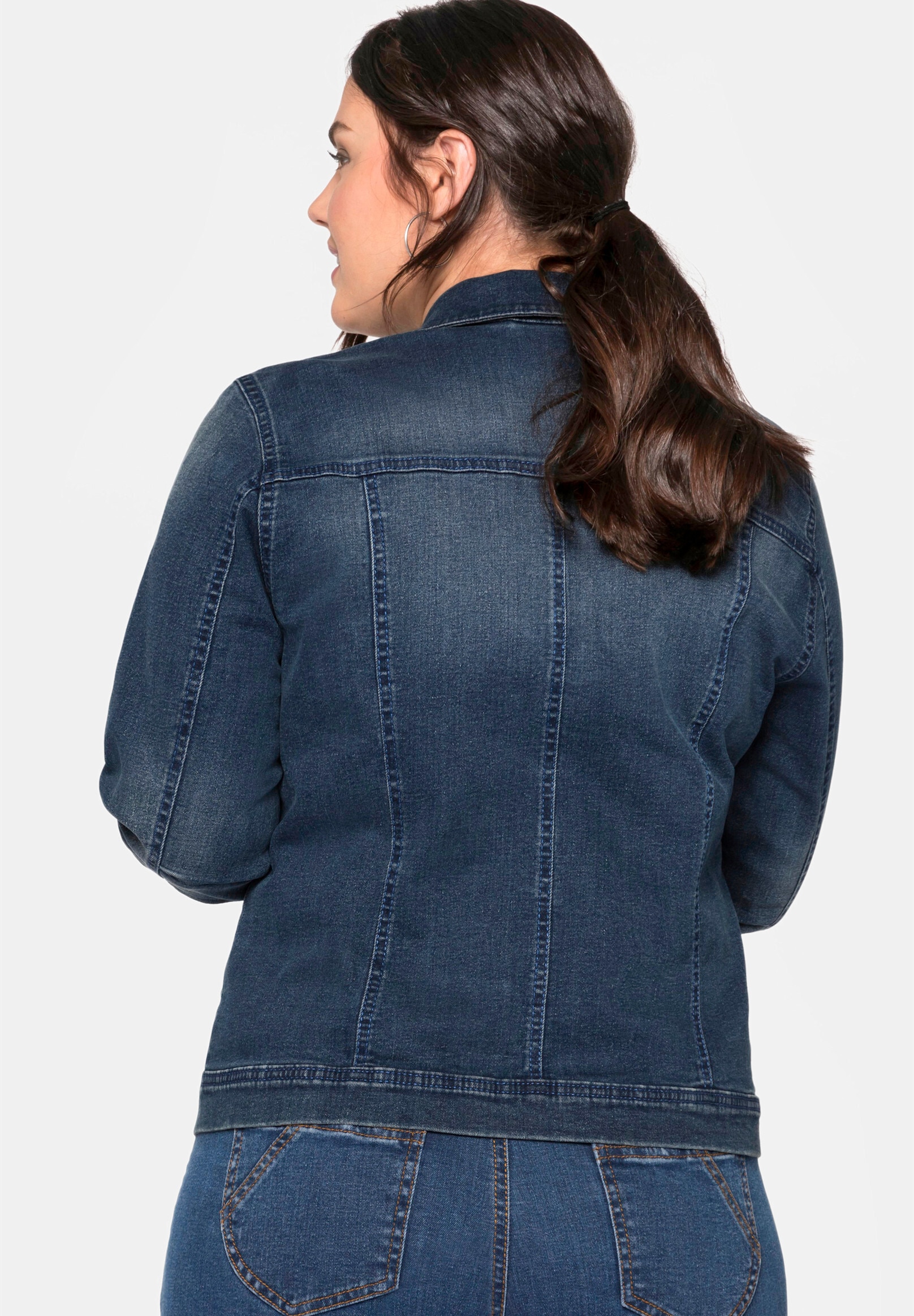 Sheego Jeansjacke »Jeansjacke Jeansjacke in leicht taillierter Form« ohne Kapuze