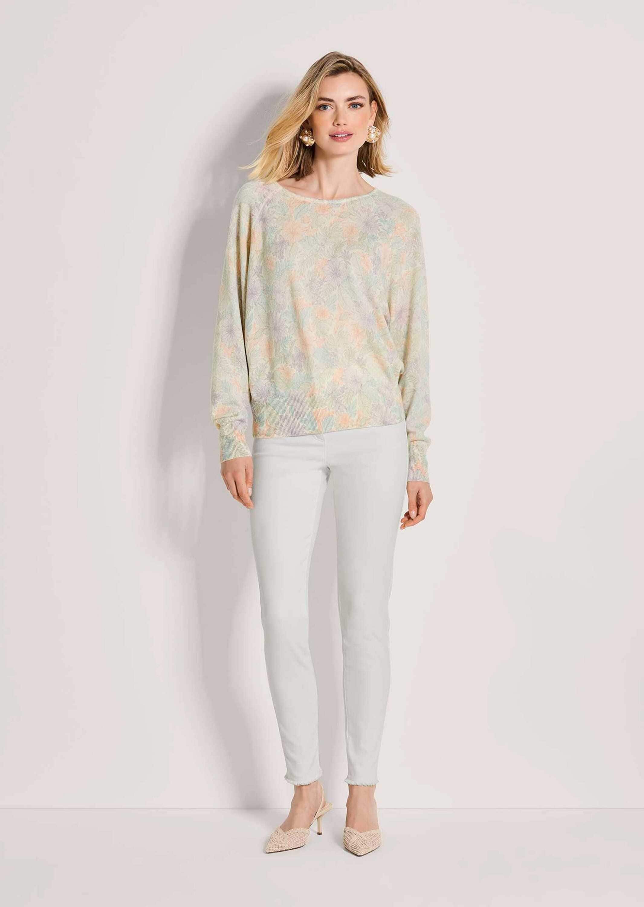 MADELEINE Longpullover »Kaschmirpullover Druckpullover mit zartem Blütenmuster« Fledermaus-Silhouette