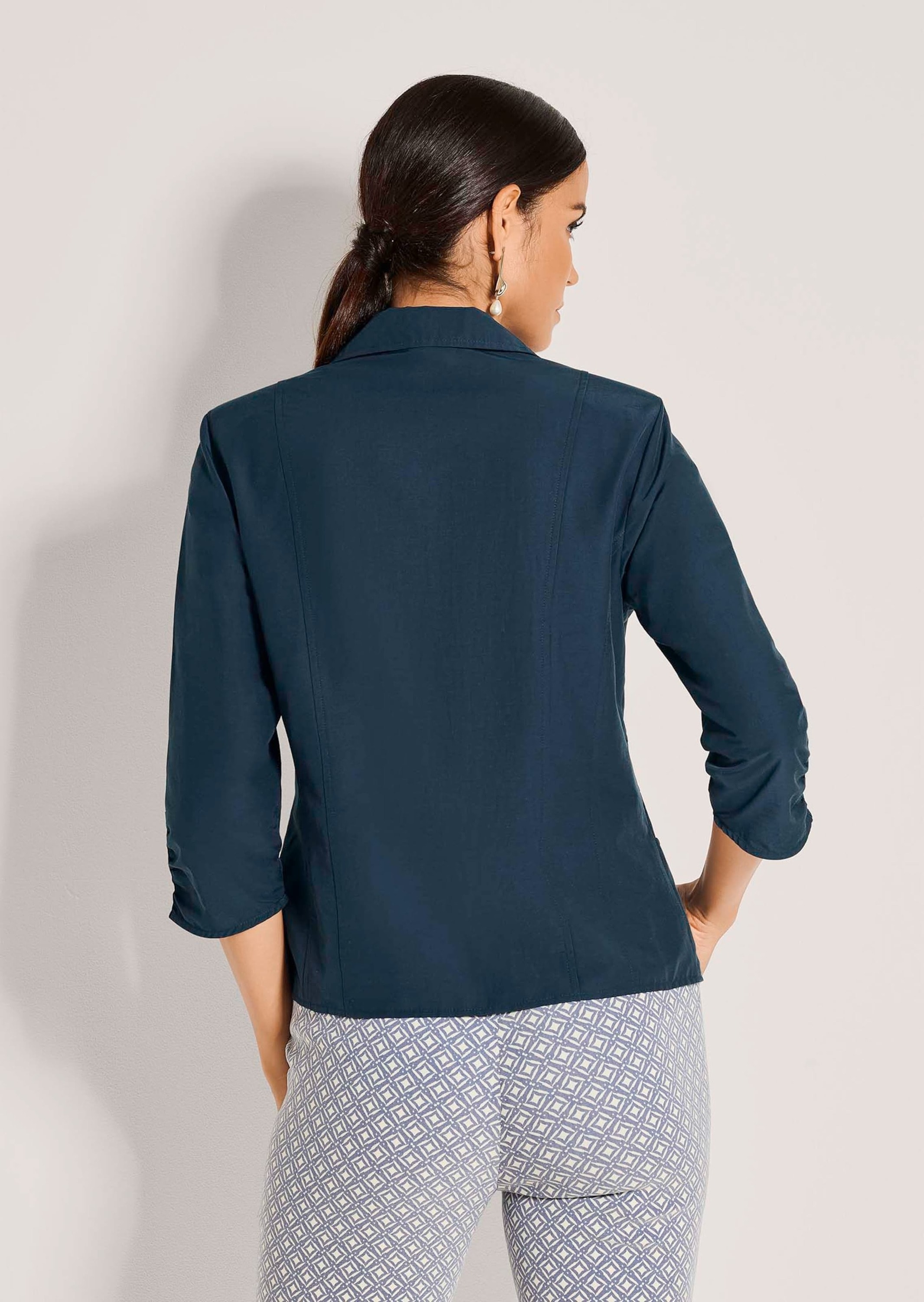 MADELEINE Langarmshirt »Shirtjacke Sommerleichte Jacke mit Reverskragen« Leichtblazer mit Raffdetails