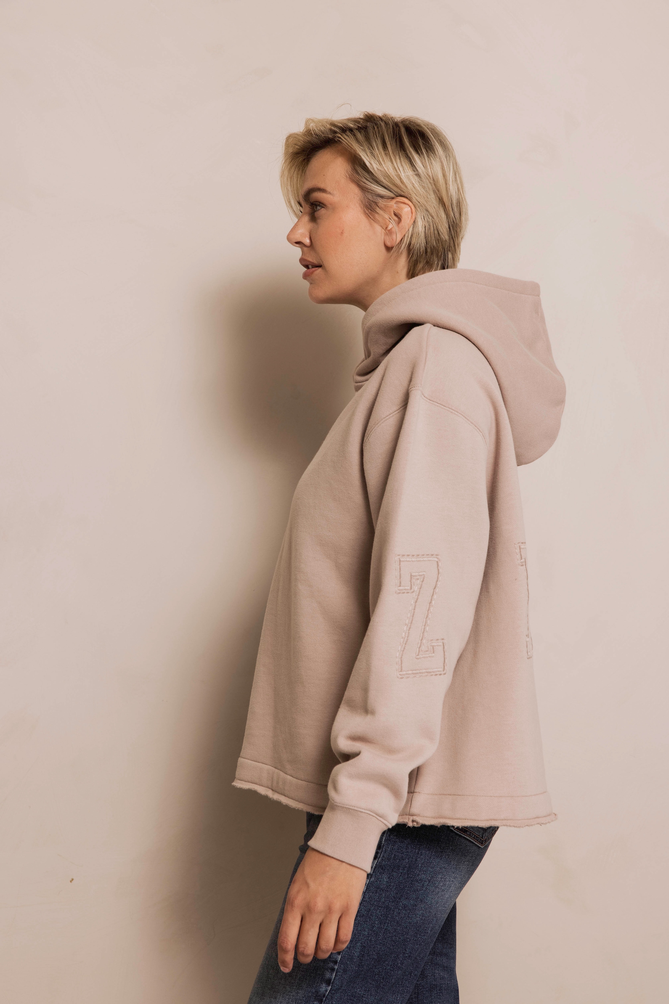 Zhrill Sweater »ZHJUNA«, mit großer Stickerei auf dem Rücken
