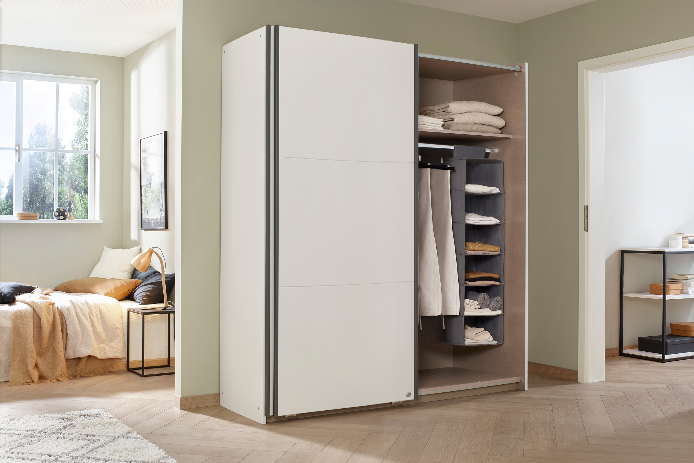 rauch Schwebetürenschrank »Kleiderschrank Schrank Garderobe Wäscheschrank DRAX«, optional mit Spiegel MADE IN GERMANY