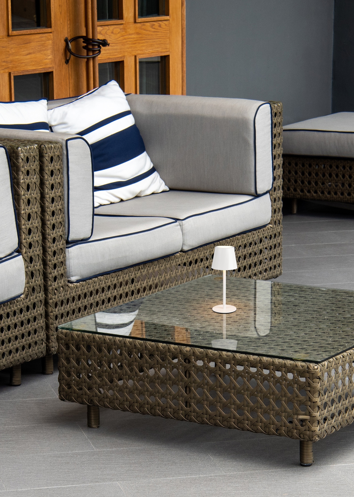 REALITY Leuchten LED Tischleuchte »DIAZ, Outdoor Akku Tischlampe Höhe 21 cm Ø 8,5 cm, IP44, Touchdimmer« LED-Board 1 Stk. Farbwechsler | warmweiß - kaltweiß CCT Lichtfarbe einstellbar 2700-6500K, 160 Lumen, 1,6W, USB Anschluss