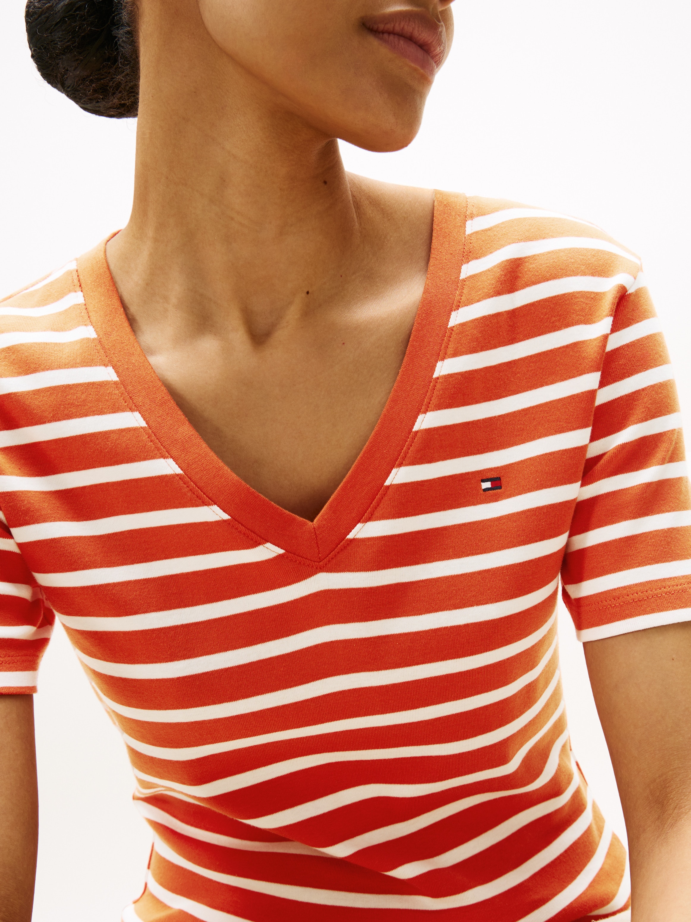 Tommy Hilfiger T-Shirt »CODY, Slim Fit«, mit V-Ausschnitt