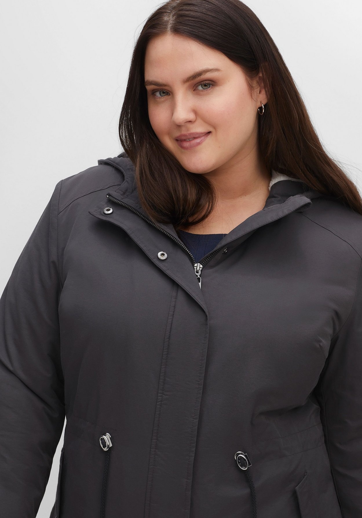 Sheego Outdoorjacke »Parka mit Teddyfutter im Body und Kapuze«, mit Kapuze, mit Teddyfutter im Body und Kapuze