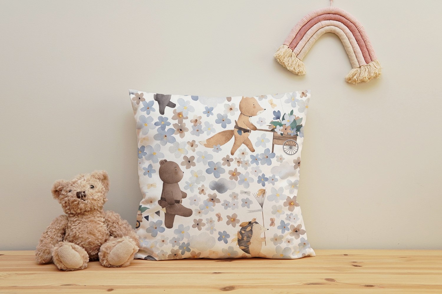 queence Dekokissen »Wildtiere und Blumenwiese«, Kissenhülle mit HD Premium Druck, geruchsneutral, 40x40cm