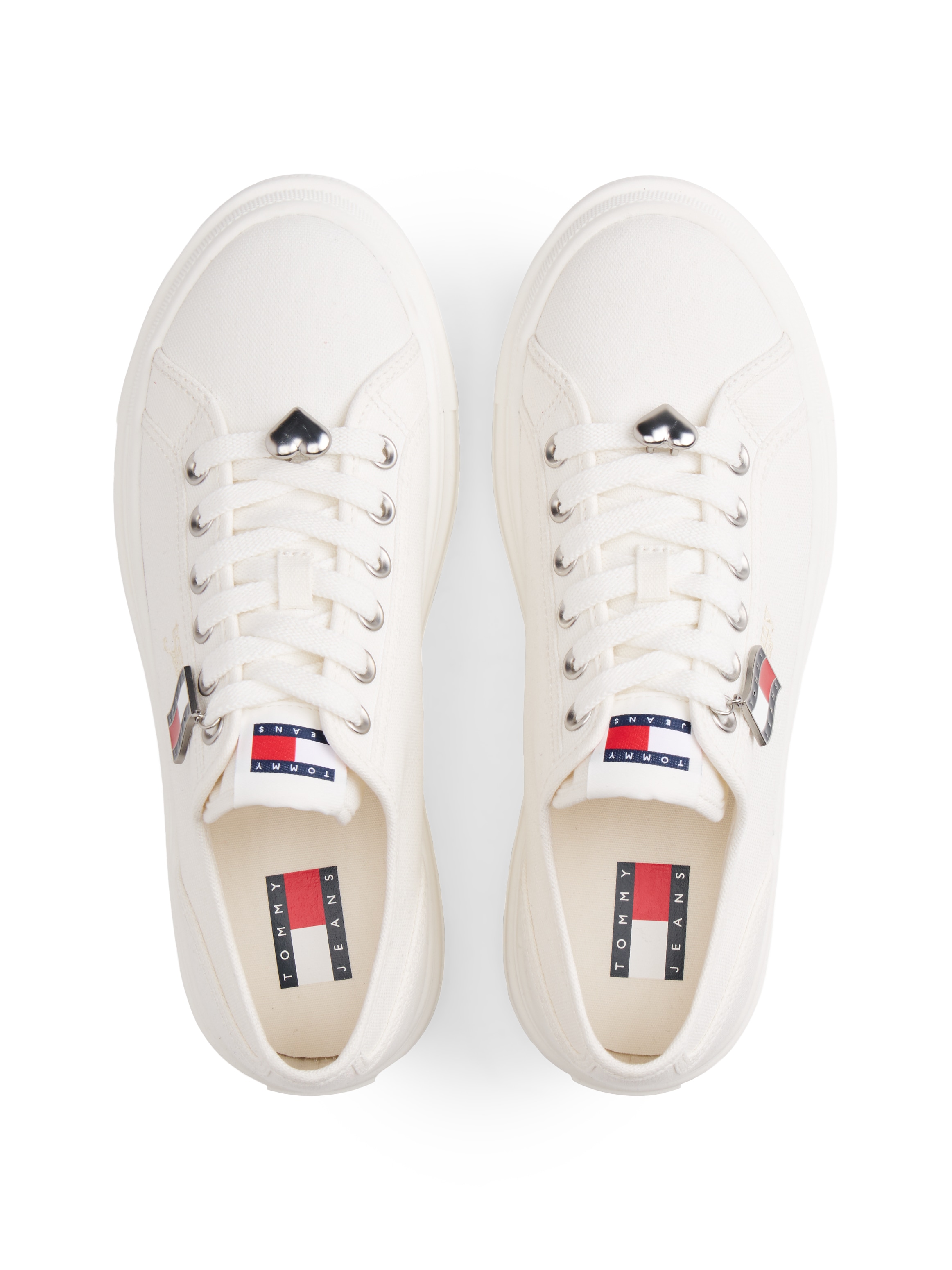 Tommy Jeans Plateausneaker »TJW FLATFORM SNEAKER CHARMS«  Halbschuh, Schnürer, Freizeischuh mit kleiner TJ-Flagge als Anhänger