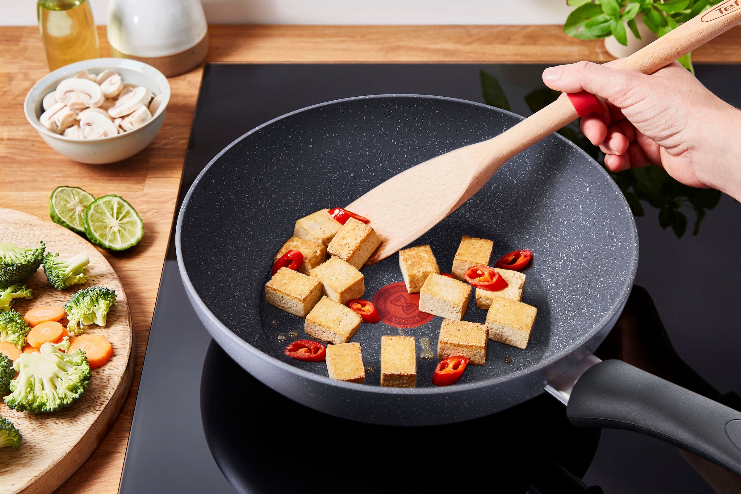 Tefal Wok »Healthy Chef«, Aluminium, (1 tlg.), Mineralia+ Versiegelung, Thermo-Signal, Ø 28 cm, Induktion