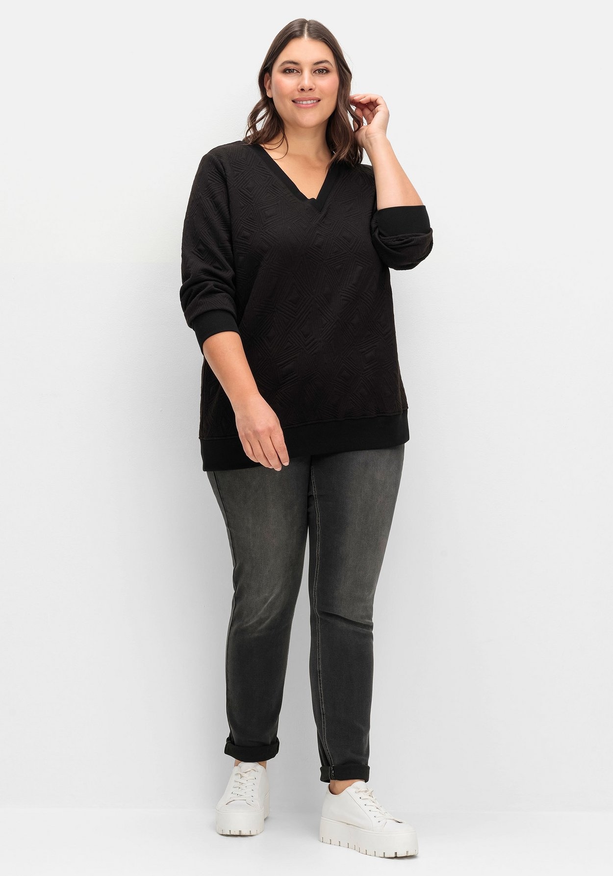 Sheego Sweatshirt »Sweatshirt mit Steppmuster und V-Ausschnitt«, mit Steppmuster und V-Ausschnitt
