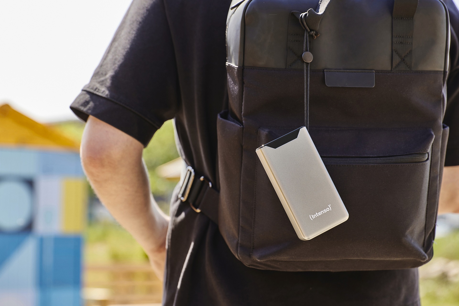 Intenso Powerbank »F20000 20.000 mAh 20 W«, Intenso Power Bank F20000 green, Power Delivery und Qualcomm Quick Charge 3.0, mit USB-C zu USB-C Kabel