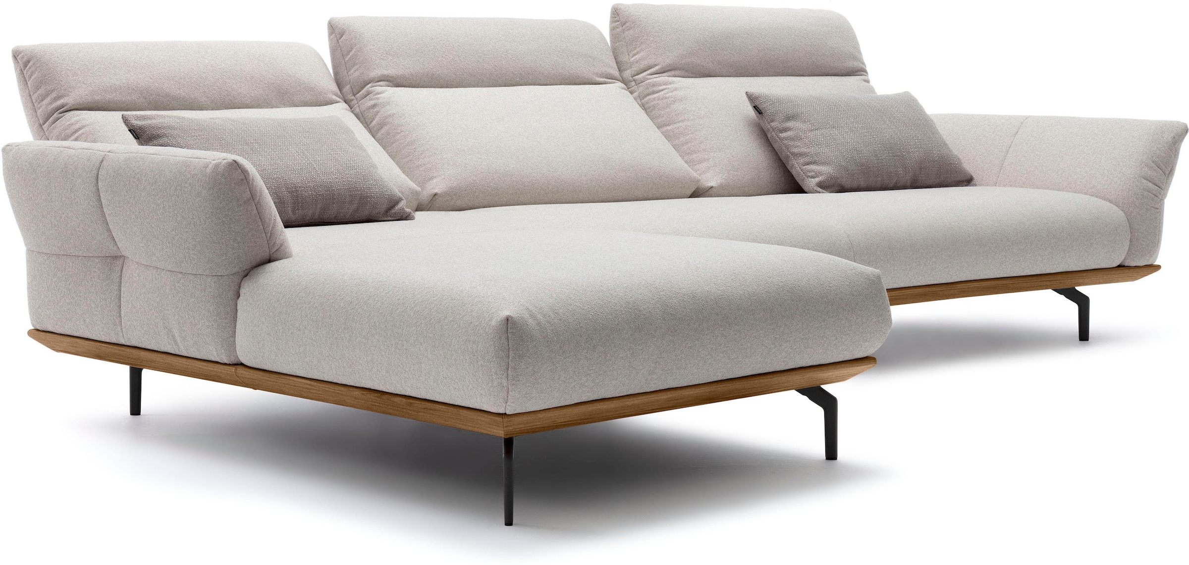Creation BY ROLF BENZ Ecksofa »CR.460 Designsofa mit erstklassigem Sitzkomfort« Sockel in Nussbaum, Winkelfüße in Umbragrau, Breite 338 cm