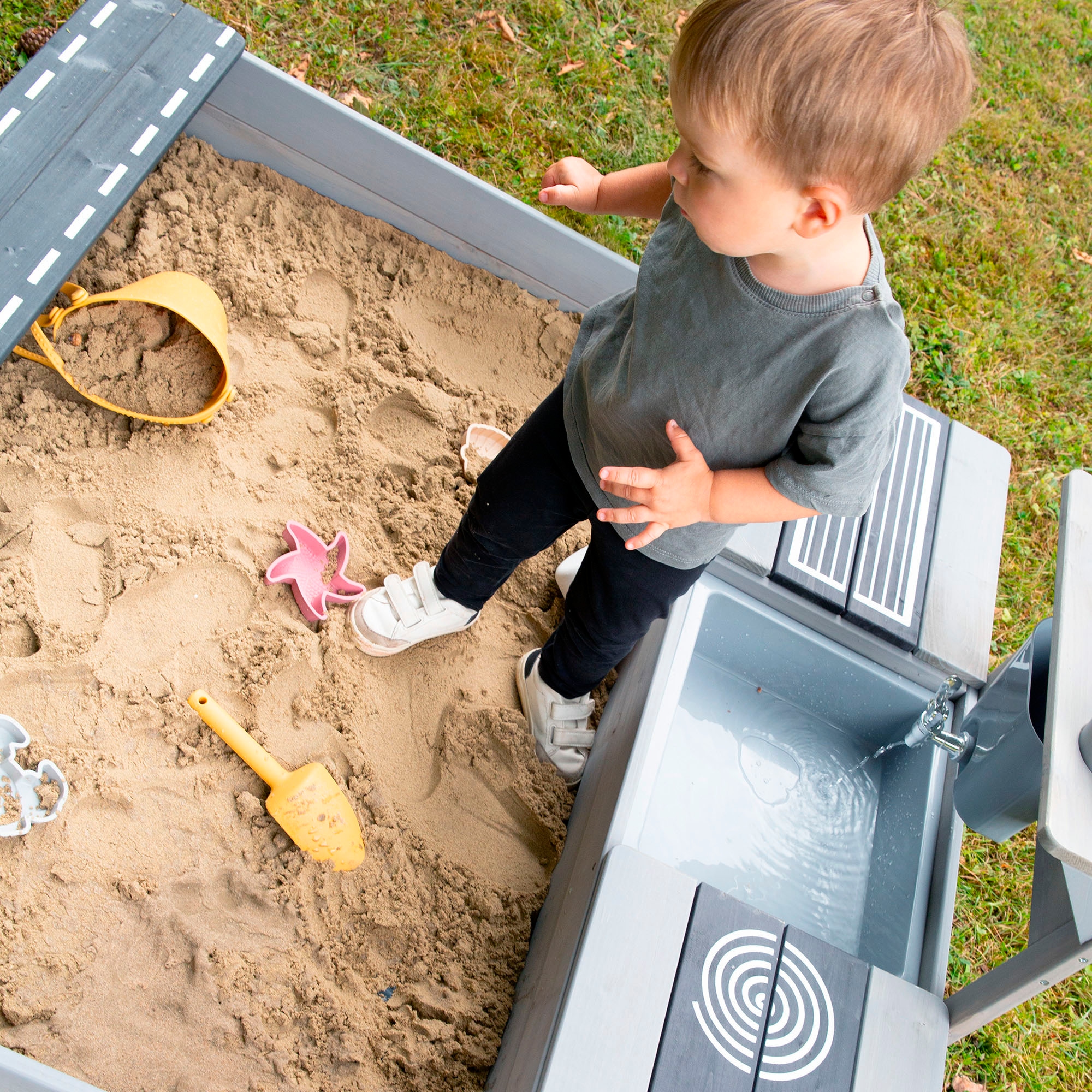roba® Sandkasten »117 x 118 x 54 cm, mit Matschküche, grau«, FSC® - schützt Wald