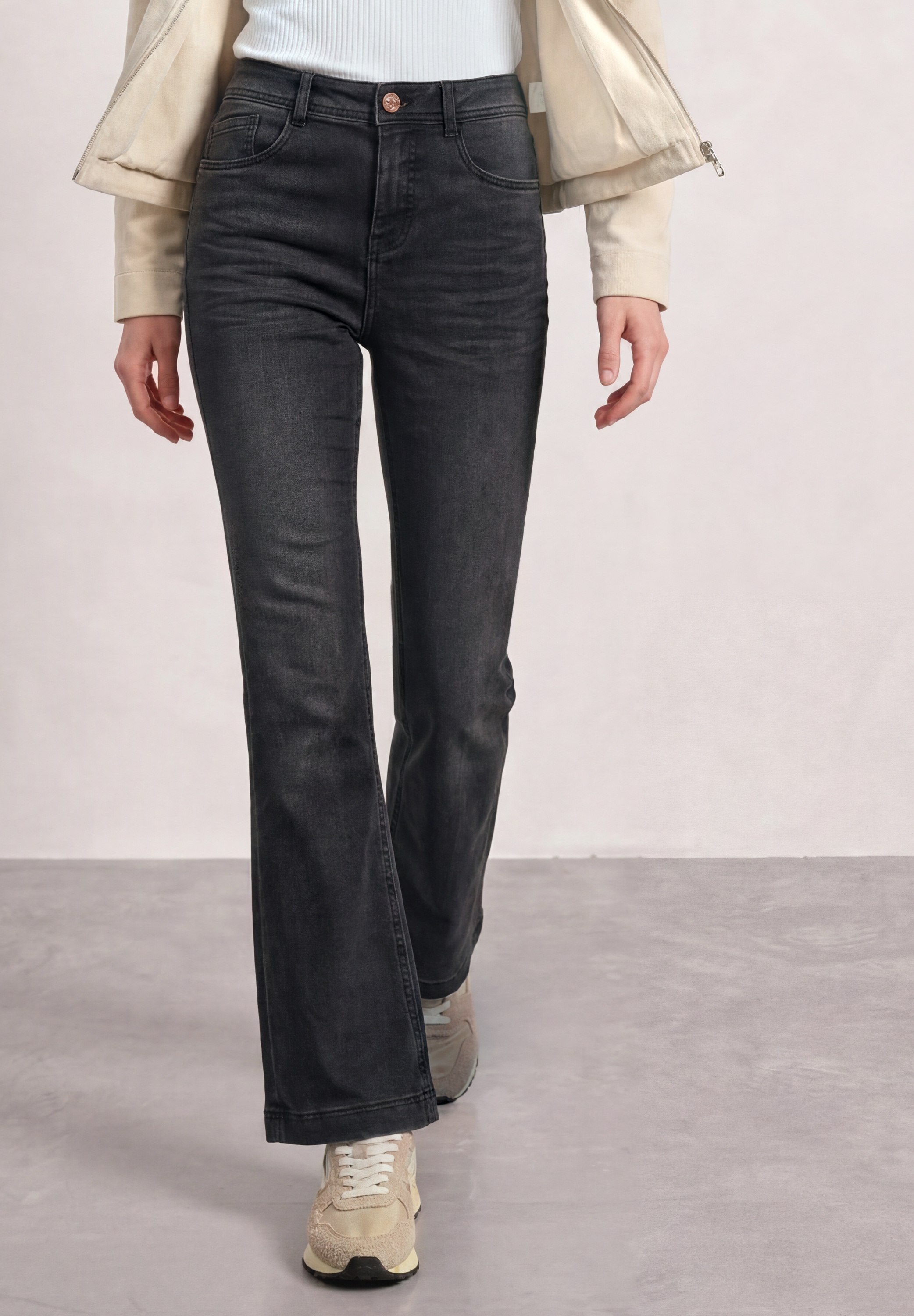 STREET ONE Bootcut-Jeans »Style Blaire« im Slim Fit / Stretch