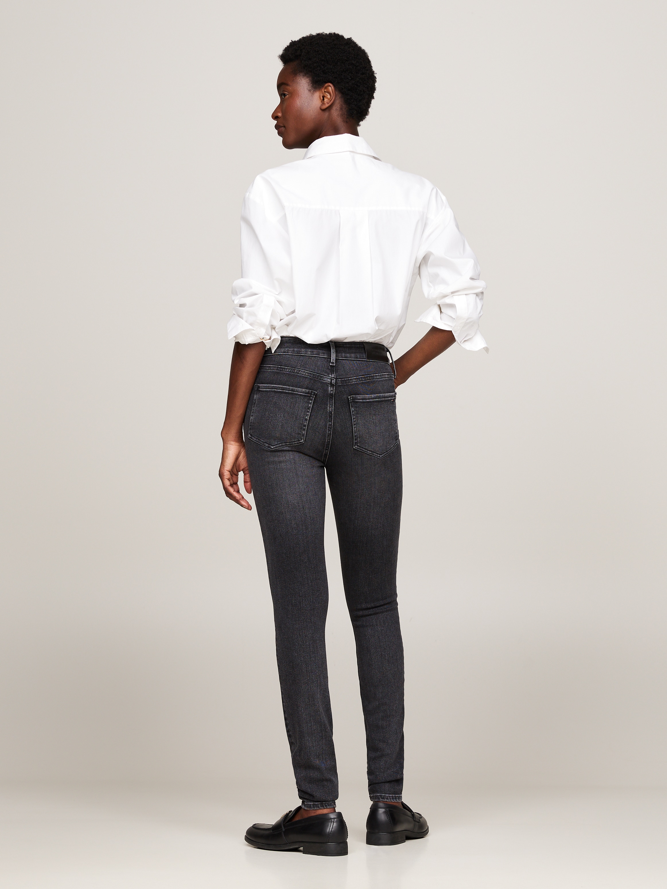 Tommy Hilfiger Skinny-fit-Jeans »HARLEM U SKINNY HW CAL«, mit Tommy Hilfiger Logo-Badge