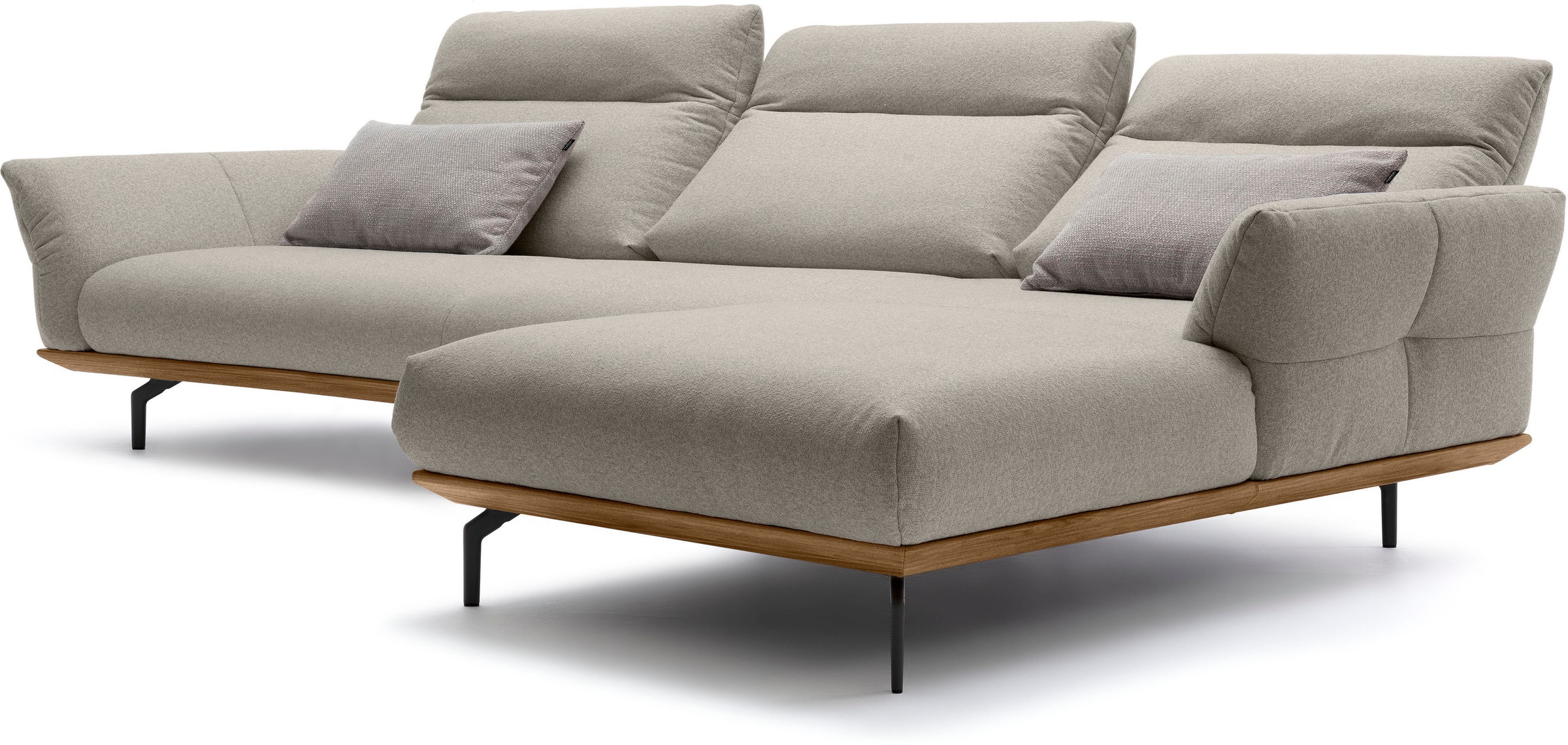 Creation BY ROLF BENZ Ecksofa »CR.460«, Sockel in Nussbaum, Winkelfüße in Umbragrau, Breite 338 cm