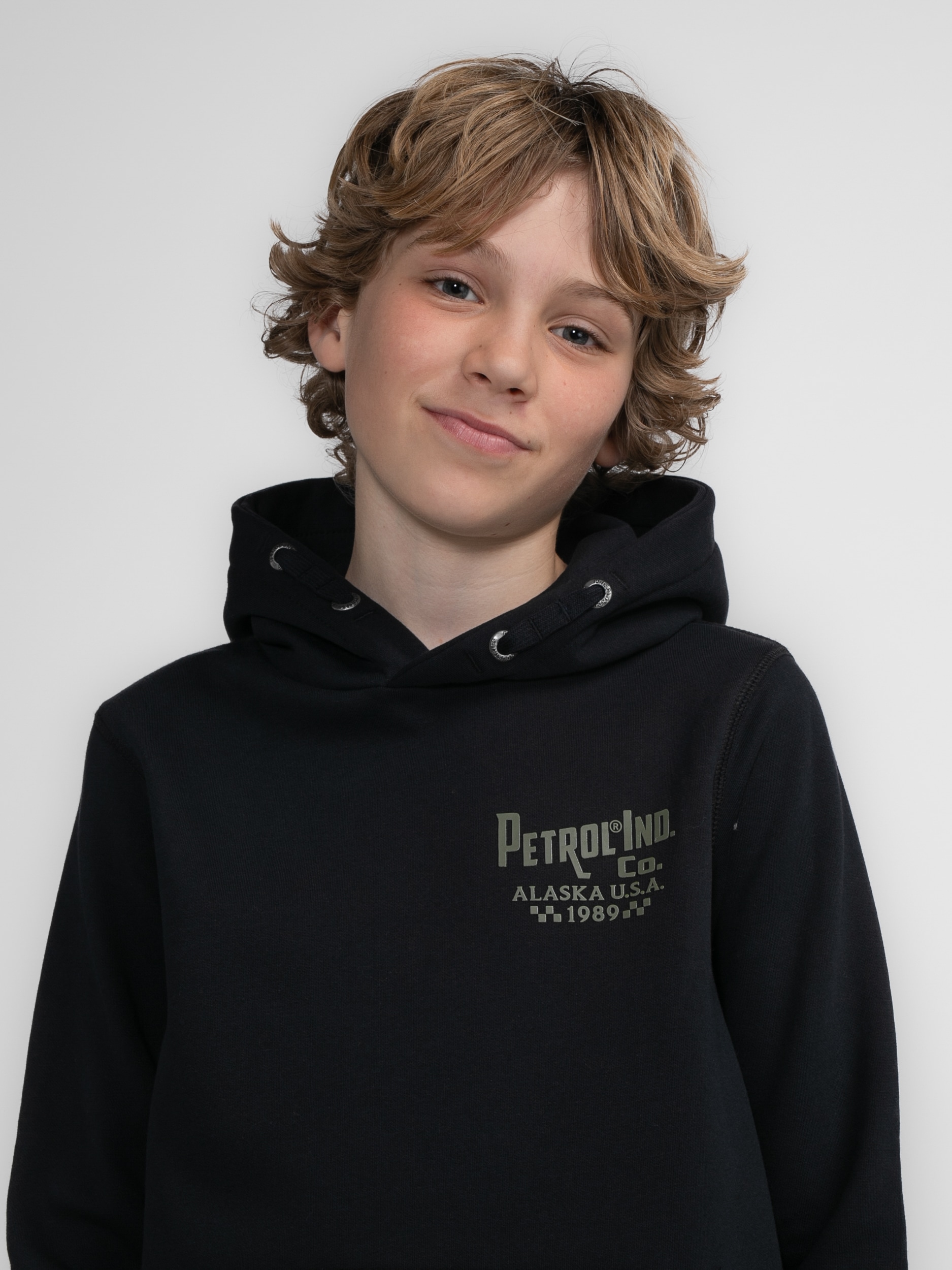Petrol Industries Hoodie, mit Print auf der Brust