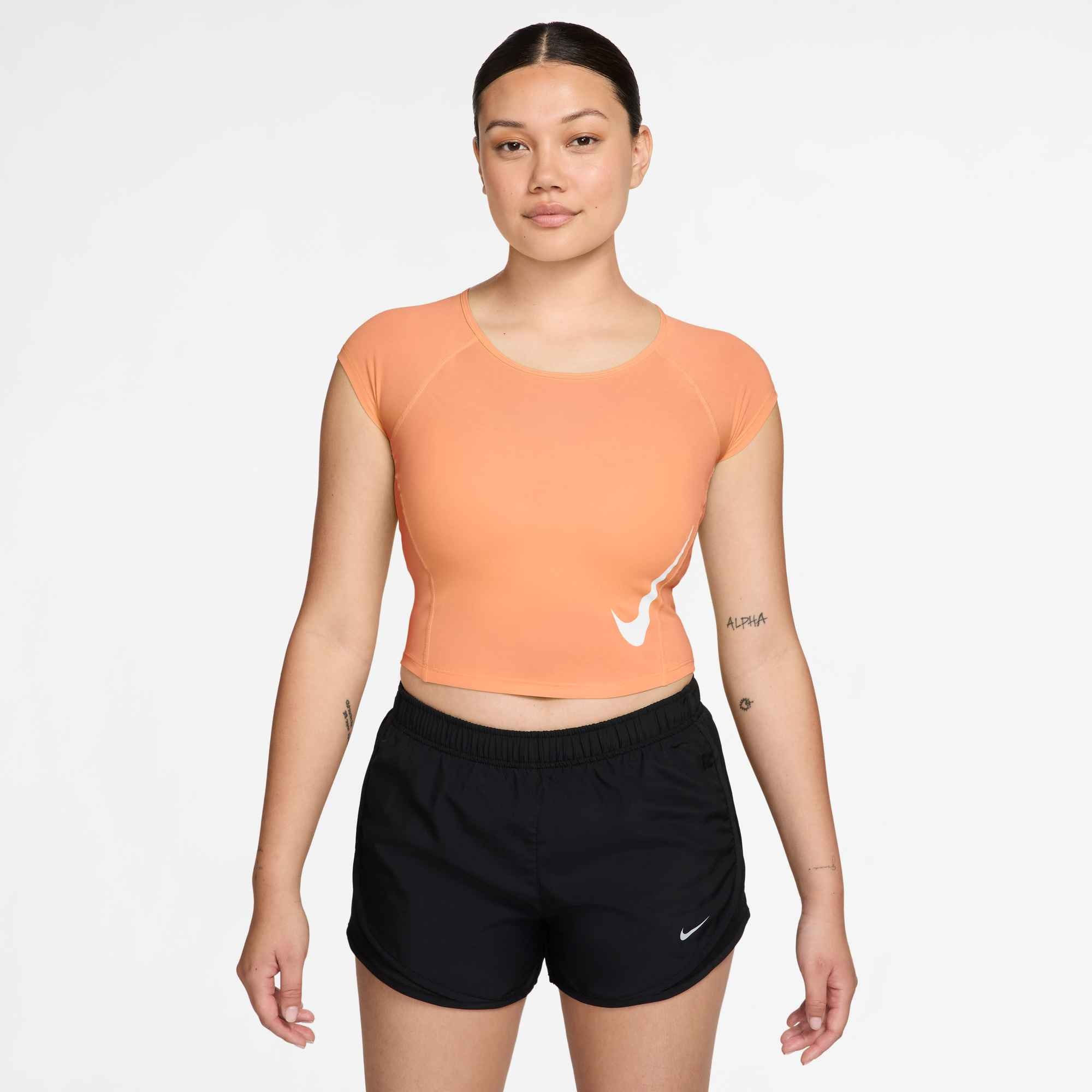 Nike Lauftop »W NK TEMPO SWOOSH RUN DF SS« mit Rundhalsausschnitt, normale Länge, ohne Verschluss, aus Polyester