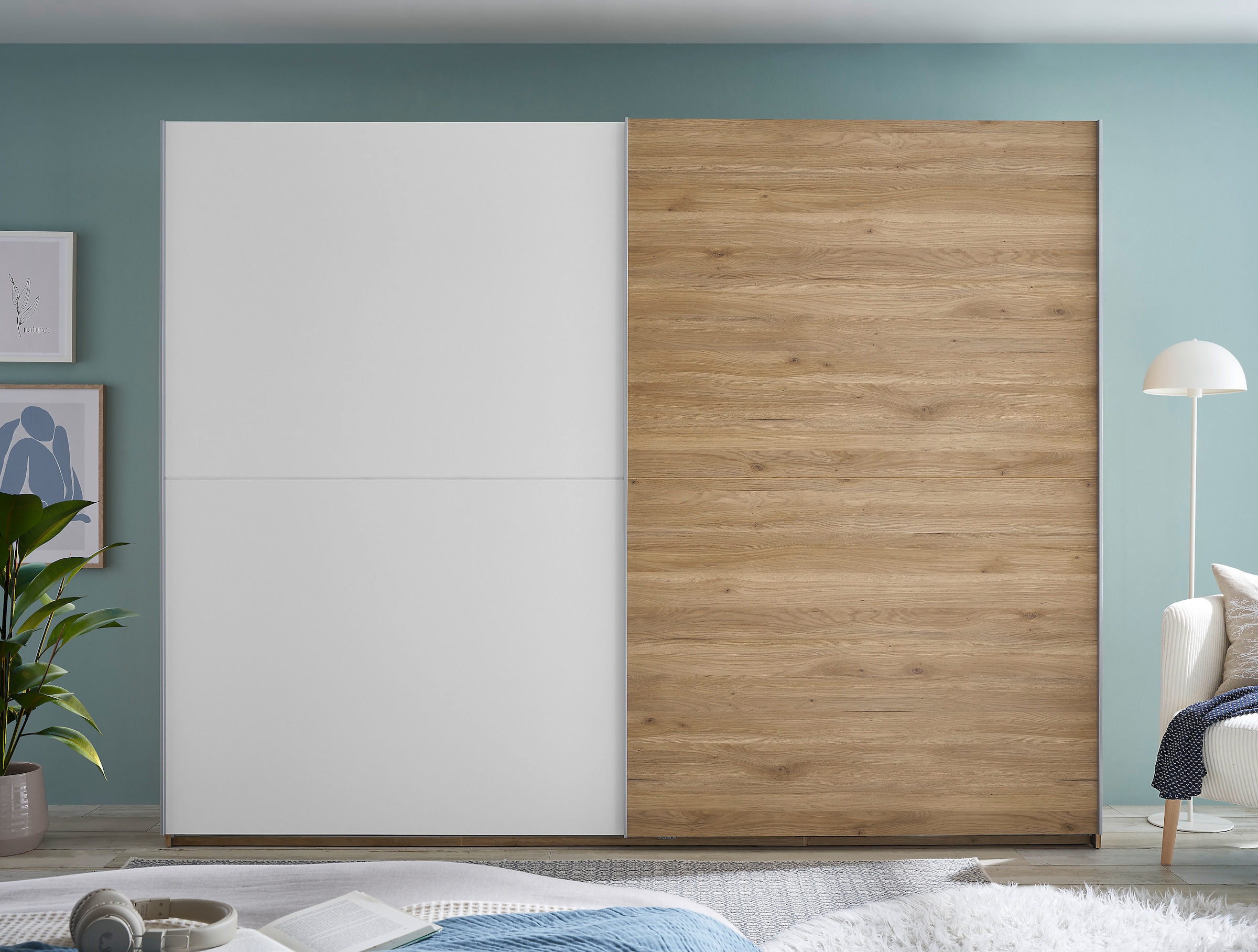 Schlafkontor Schwebetürenschrank »Mesio, 2-türiger Kleiderschrank, Schiebetürenschrank mit viel Stauraum« inklusive Hoteleinteilungen außen und Einlegeböden oben