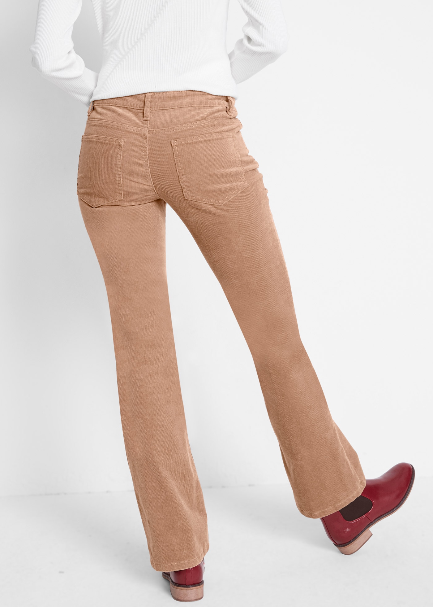 bonprix Cordhose »Stretch-Cordhose, Bootcut«  aus Baumwolle mit Elasthan, Regular Fit, Bootcut-Beinform