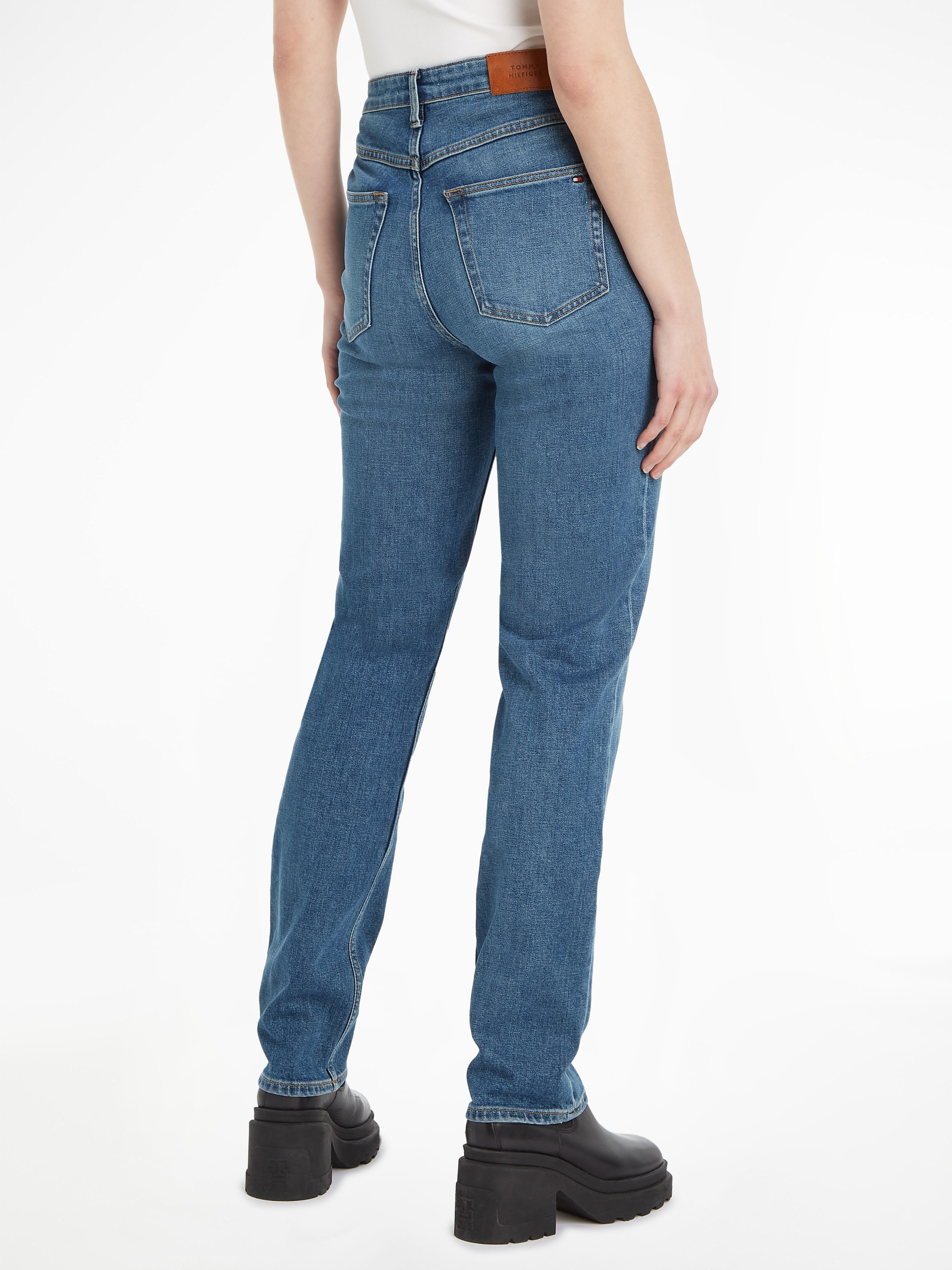 Tommy Hilfiger Straight-Jeans, mit Tommy Hilfiger Logo-Badge OTTO bei