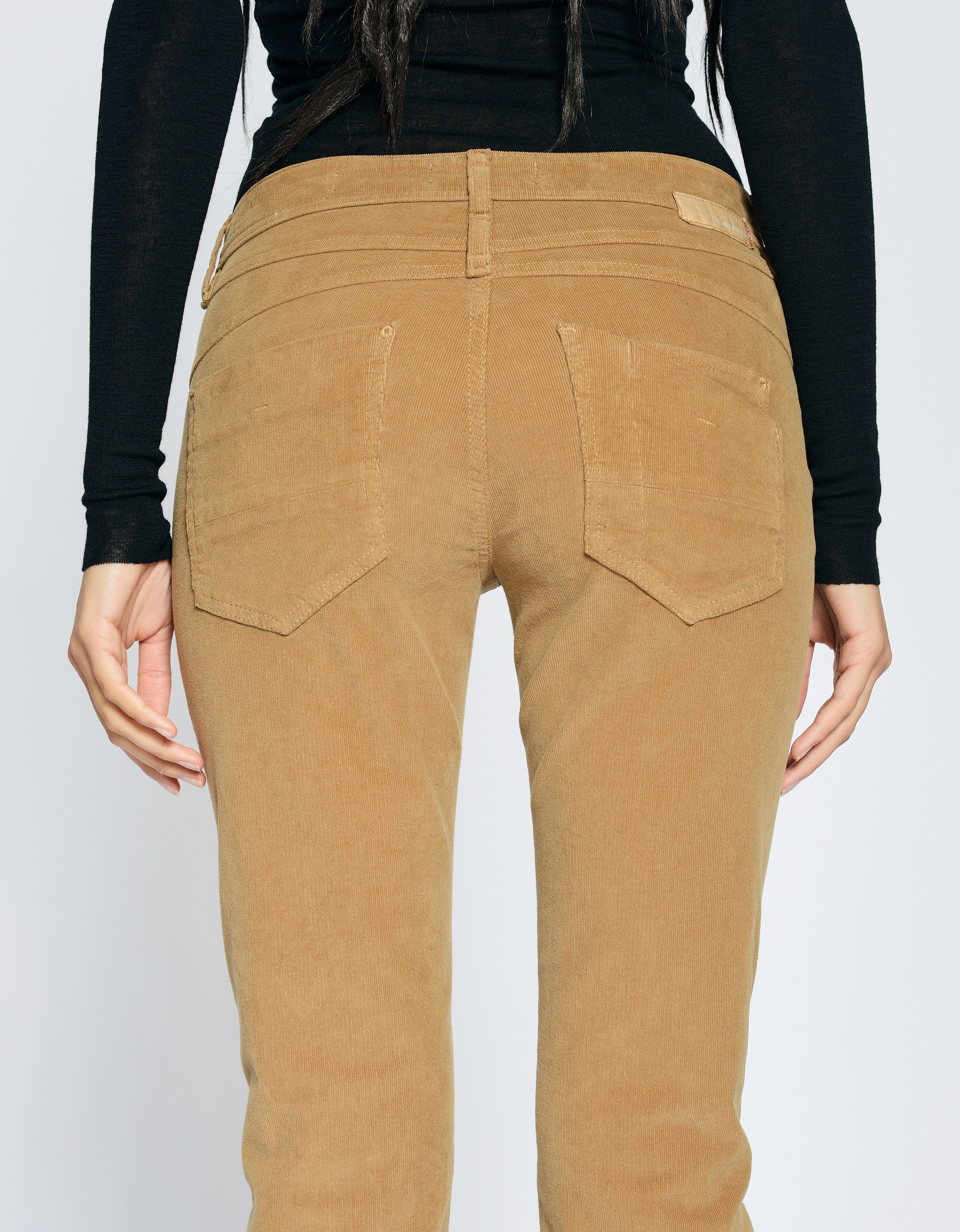 GANG Cordhose »94AMELIE CROPPED«, mit doppelter rechter Gesäßtasche