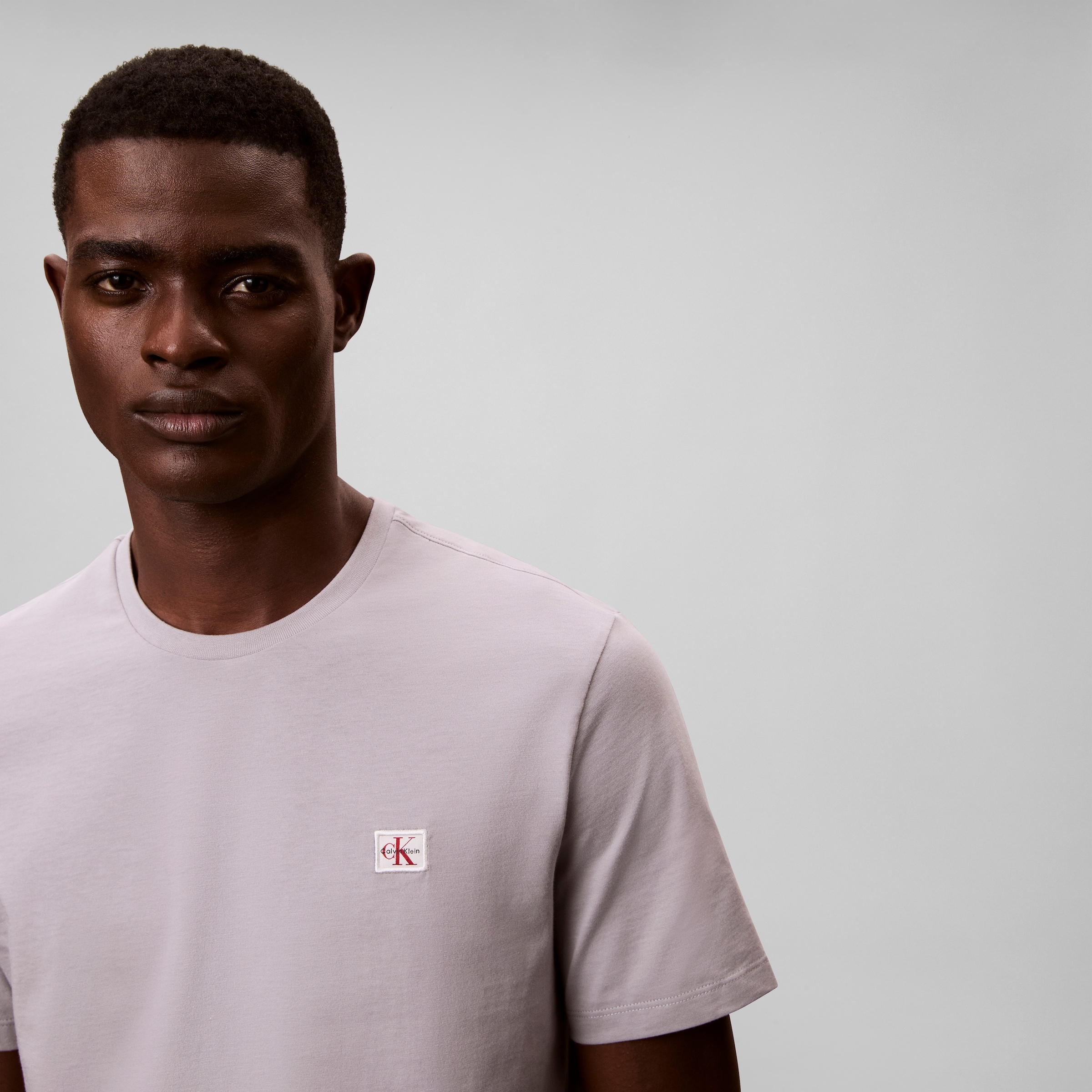 Calvin Klein Jeans T-Shirt »SS BADGE TEE 2 PACK« Packung, 2er-Pack, 2 Stk. tlg. Mit Rundhalsausschnitt