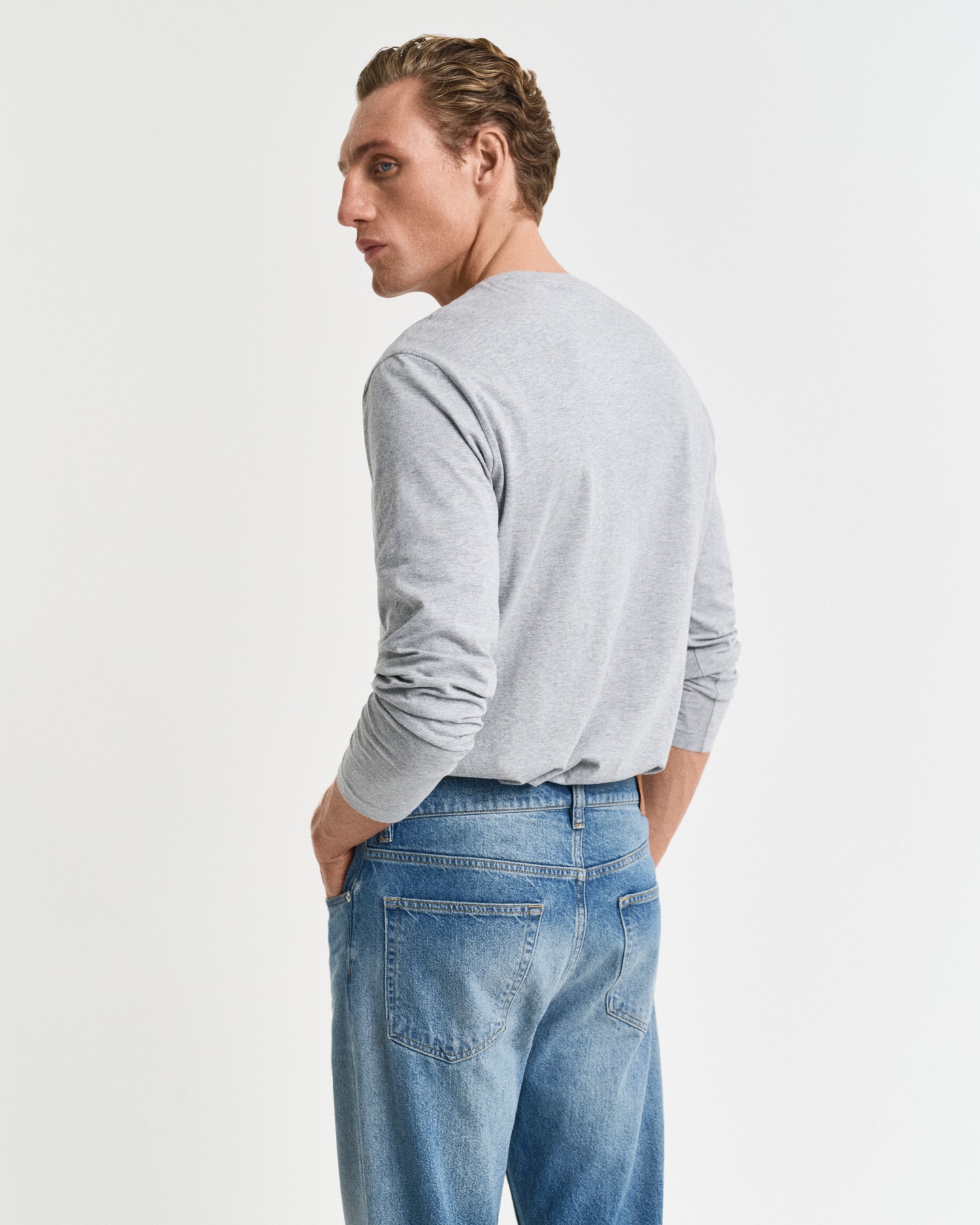 Gant Langarmshirt »REG SHIELD LS T-SHIRT«, mit Logostickerei auf der Brust