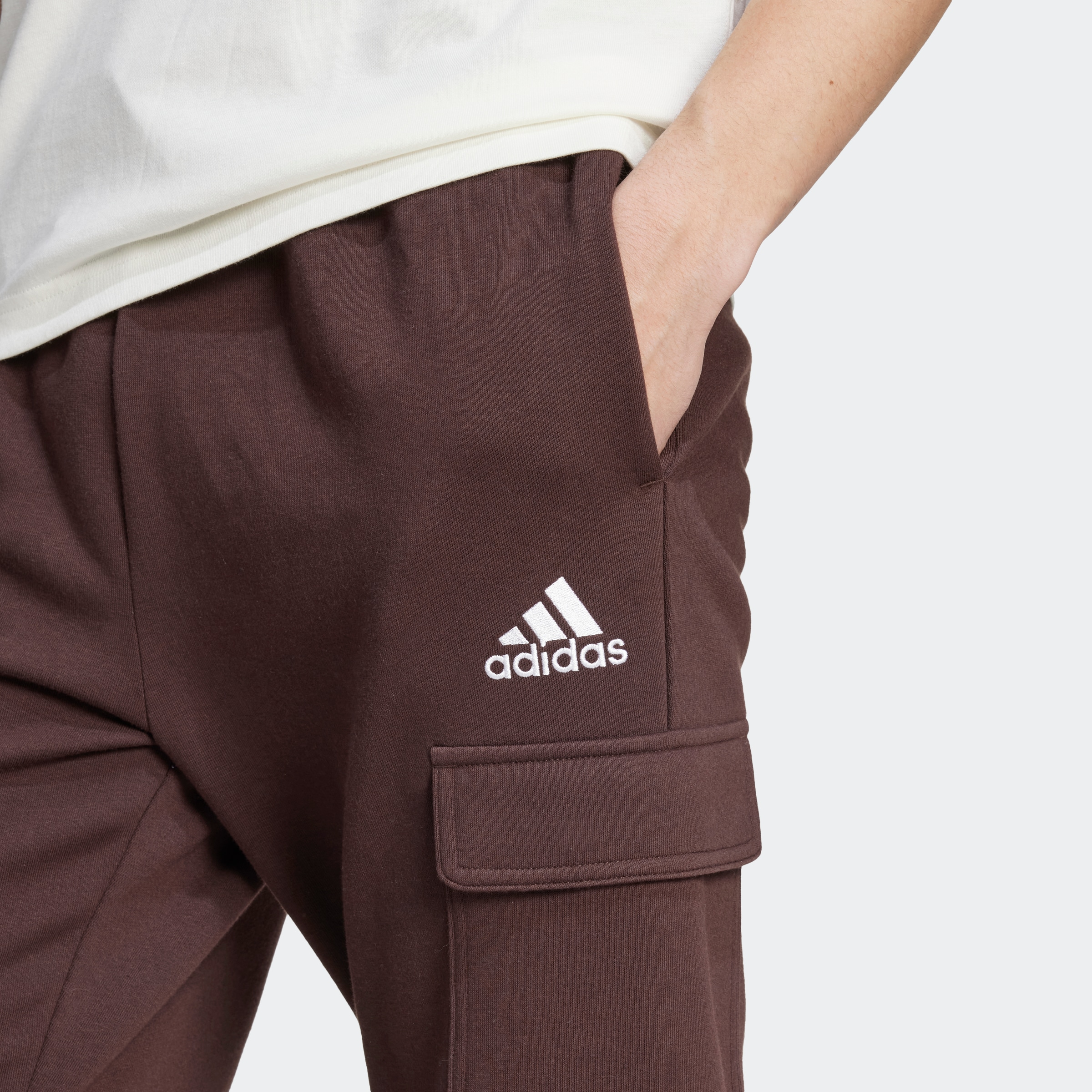 adidas Sportswear Sporthose »M FELCZY C PANT«, (1 tlg.), Jogginghose Cargo aus weichem Fleece-Material