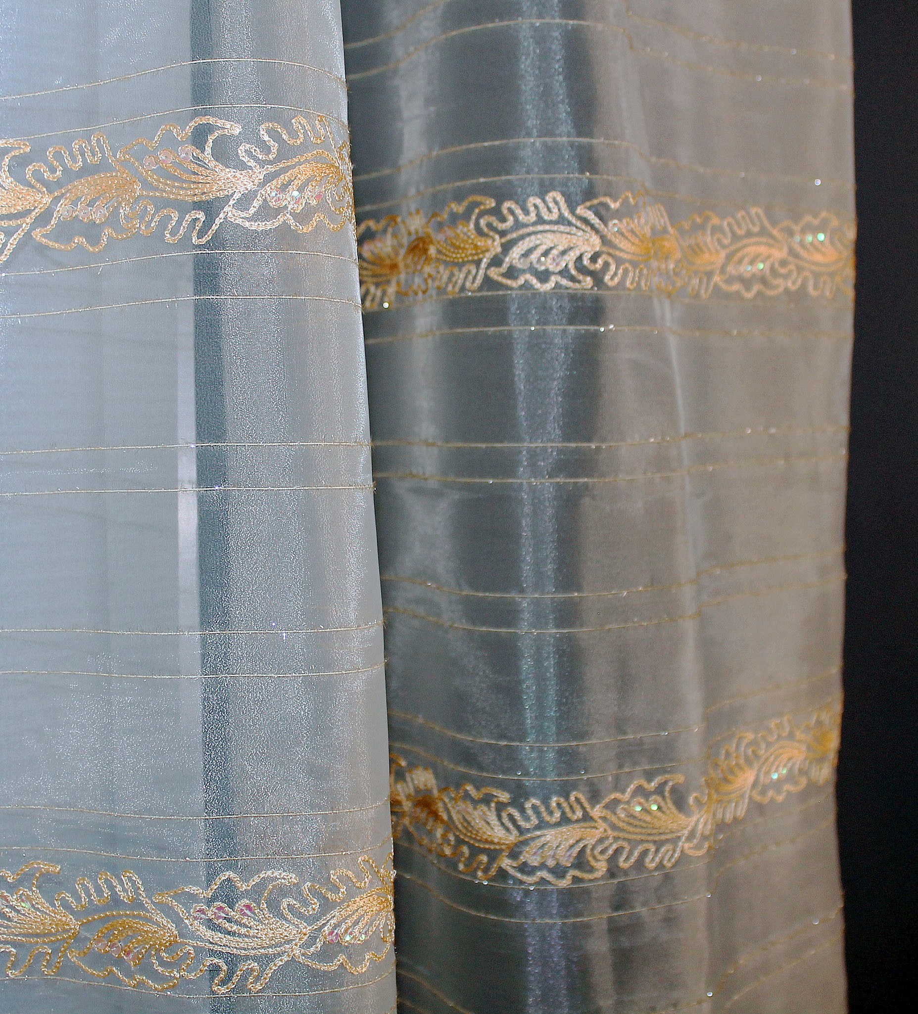 HOSSNER - ART OF HOME DECO Gardine »Sihlsee«, (1 St.), Schlaufenschal im besonderen Design